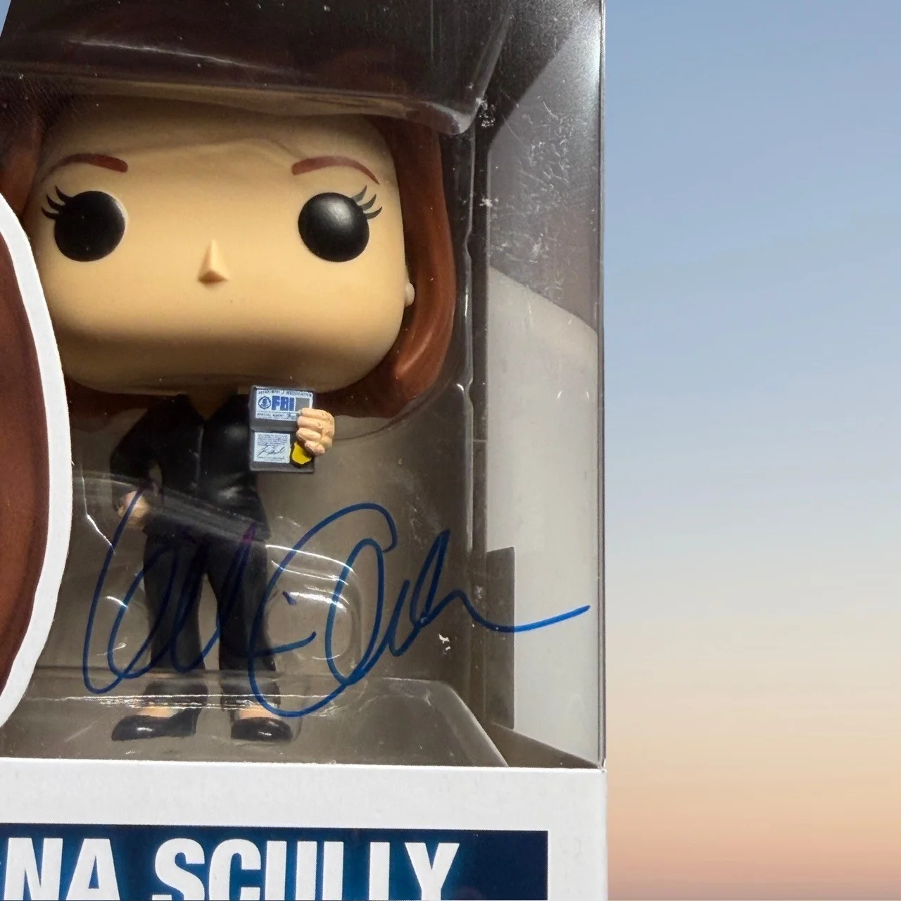 Gillian Anderson — Funko Pop X-Files Dana Scully #1613 Gillian Anderson Autographed Signed COA, изображение 2