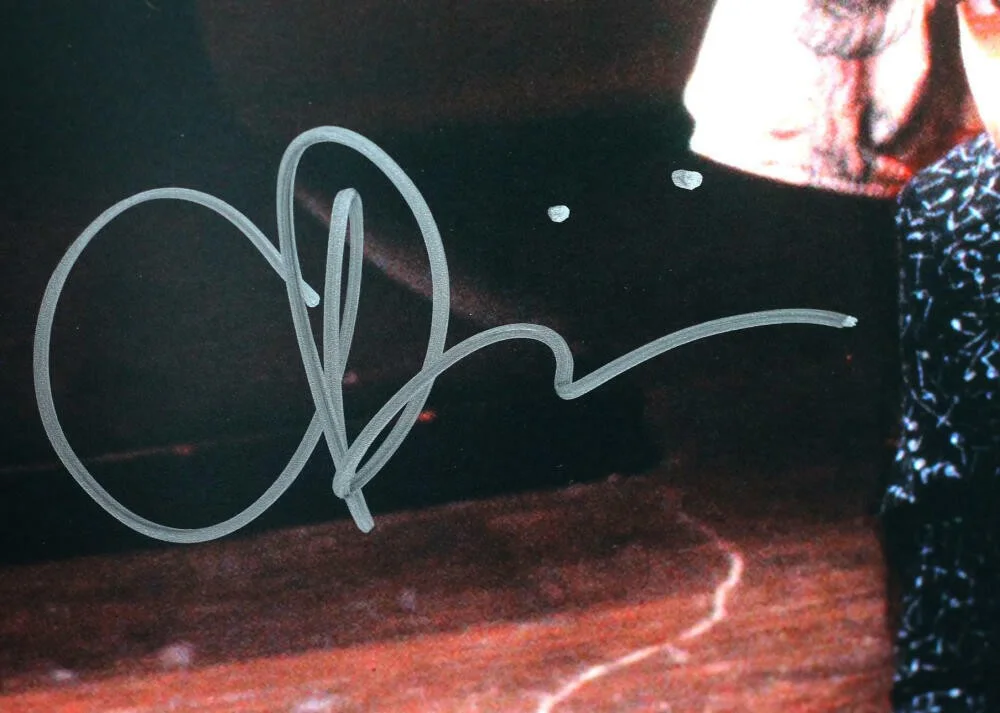 Christina Ricci — Christina Ricci Autographed 11x14 Photo Addams Family Under Chair - JSA Auth *S, изображение 2