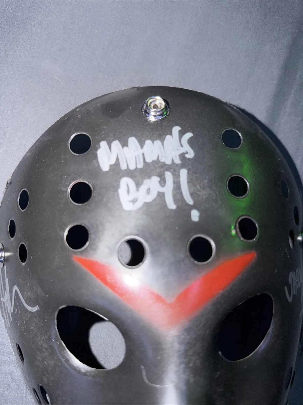 Ari Lehman — Ari Lehman Signed & Inscribed Jason Voorhees Mask “Mama’s Boy!” Jason 1 JSA, image 3