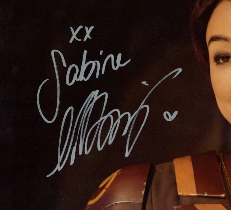 NATASHA LIU BORDIZZO SIGNED 11x14 PHOTO + SABINE ASHOKA STAR WARS RARE BECKETT, изображение 2