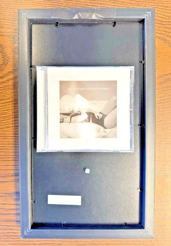 Taylor Swift Signed/Framed Tortured Poets Department CD Photo + 3/4 Heart!, изображение 4