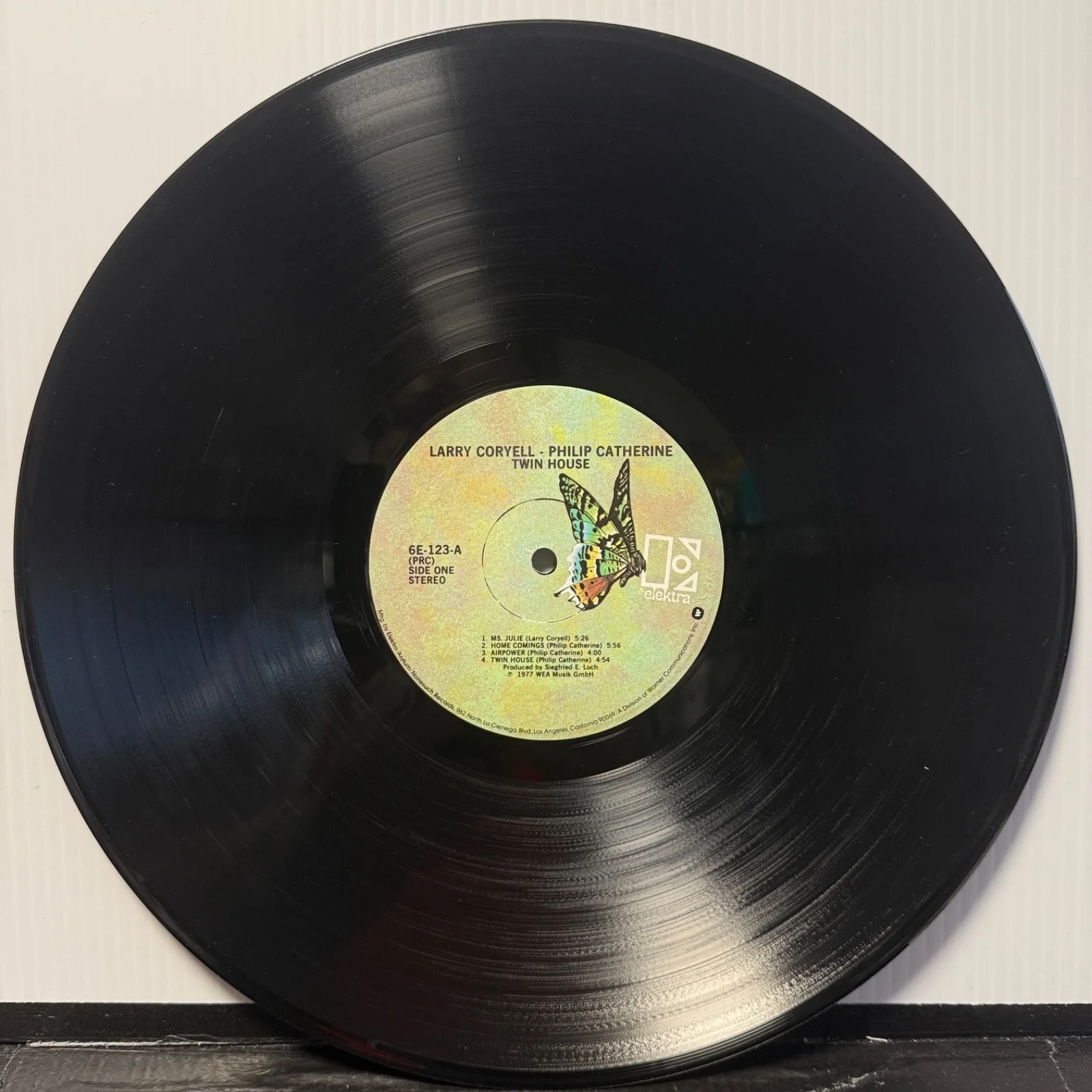 CORYELL / CATHERINE "Twin-House" AUTOGRAPHED BY LARRY usa VINYL album 6E-123 PRC, изображение 4