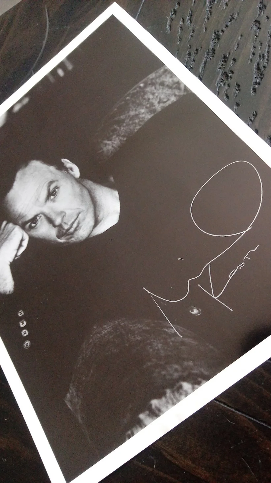 Michael Keaton — SIGNED Michael Keaton BATMAN Beetlejuice BIRDMAN Iconic Actor AUTOGRAPHED Photo, изображение 2