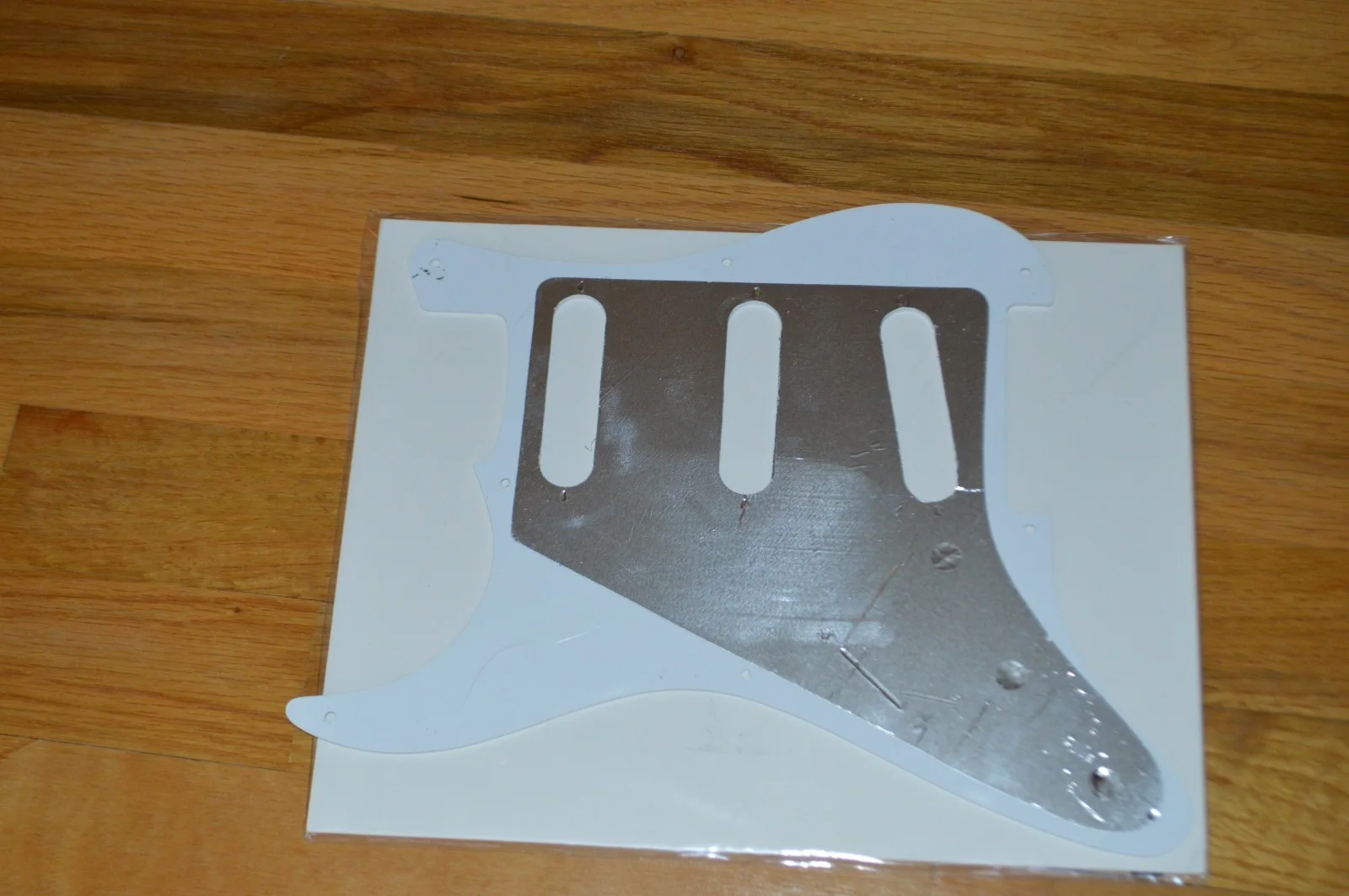 Alanis Morissette Autographed Electric Guitar Pickguard with JSA COA, изображение 4
