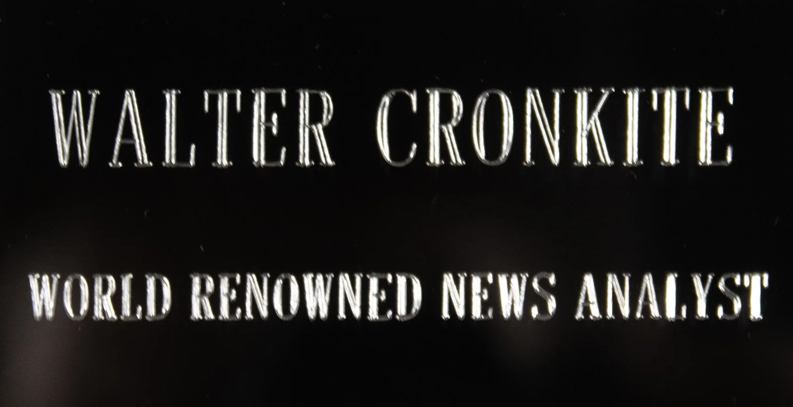 Walter Cronkite — WALTER CRONKITE - PHOTOGRAPH SIGNED, image 4