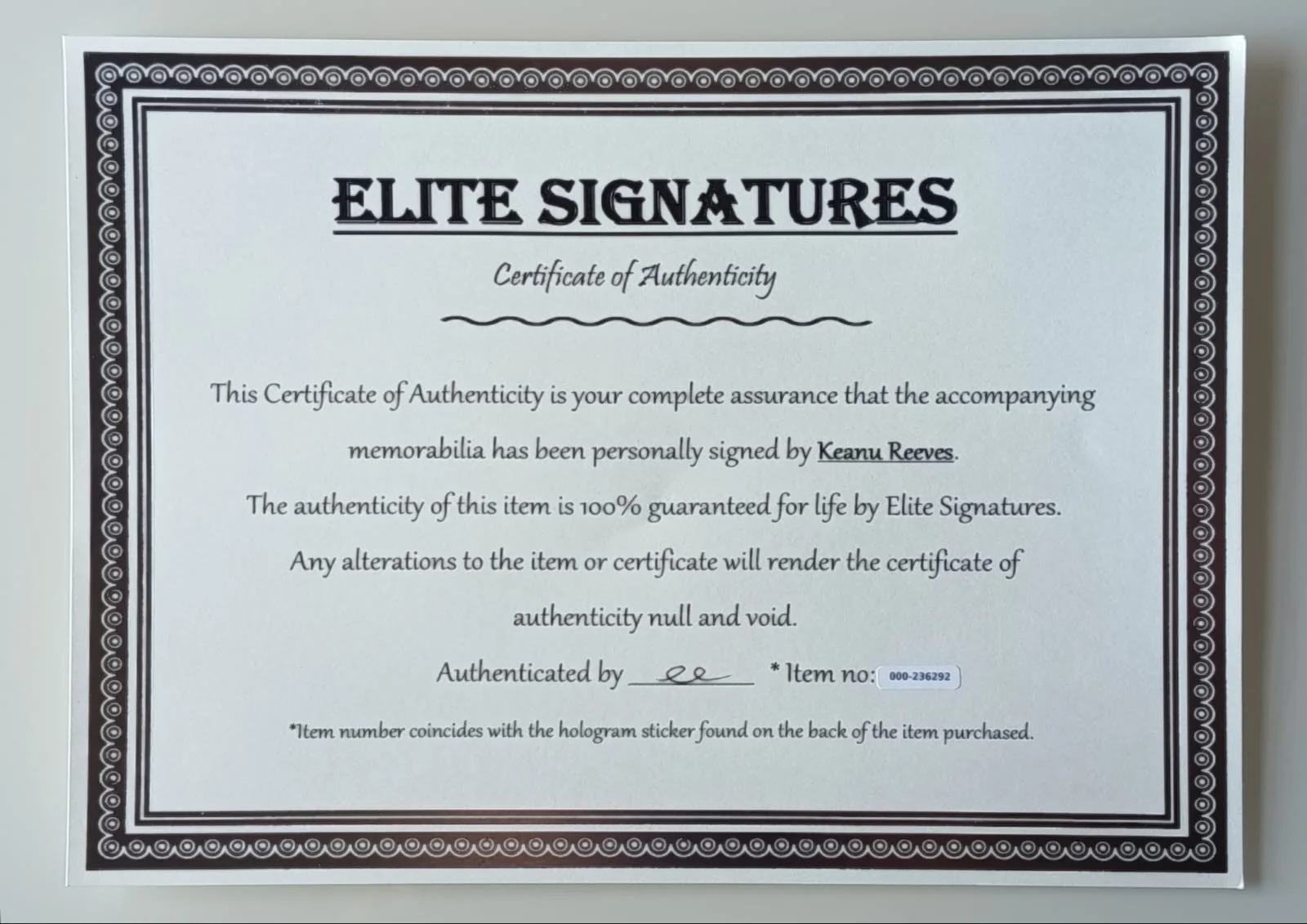 Keanu Reeves — Keanu Reeves Hand Signed Photo + COA, image 2