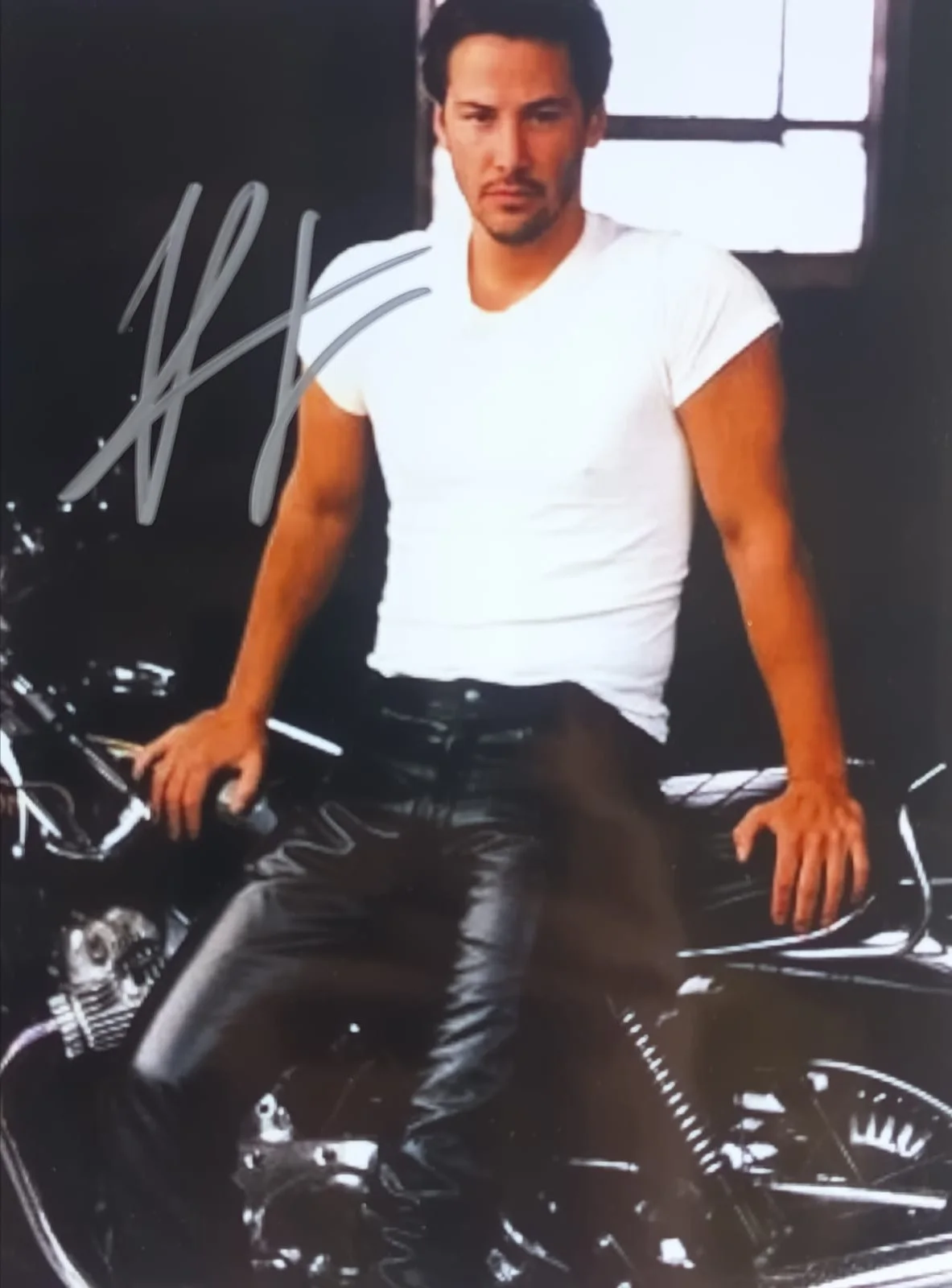 Keanu Reeves — Keanu Reeves Hand Signed Photo + COA, image 3