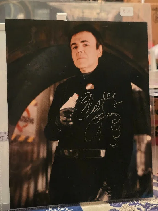 Walter Koenig — Walter Koenig as Bester from Babylon 5 Signed Photo 8x10 in