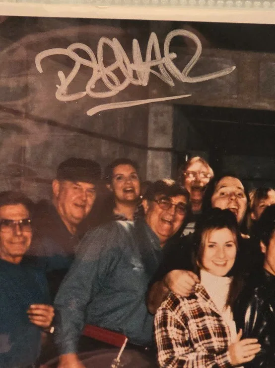 Robin, Pat & the Crew - Parting Shot Babylon 5 Signed Photo, изображение 2