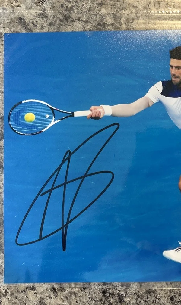 Novak — Novak Djokovic Autographed 8x10 Photo Tennis Autographed Glossy Blue Photo GOOD, изображение 3
