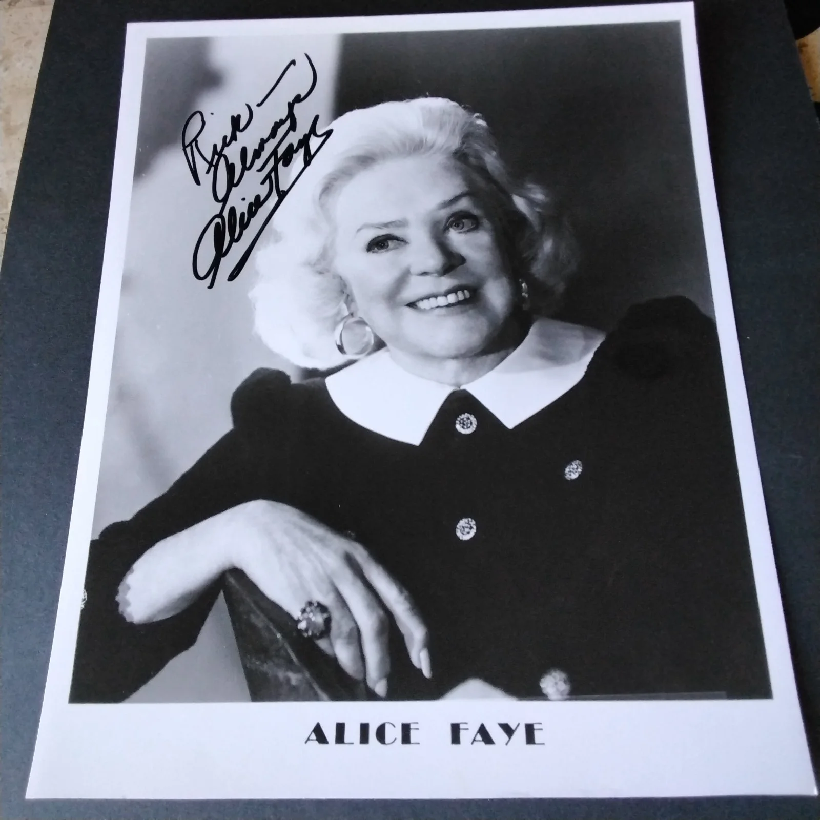 Alice Faye SIGNED Photo 30s Movie Actress Musicals Fallen Angel Gangs All Here, изображение 2