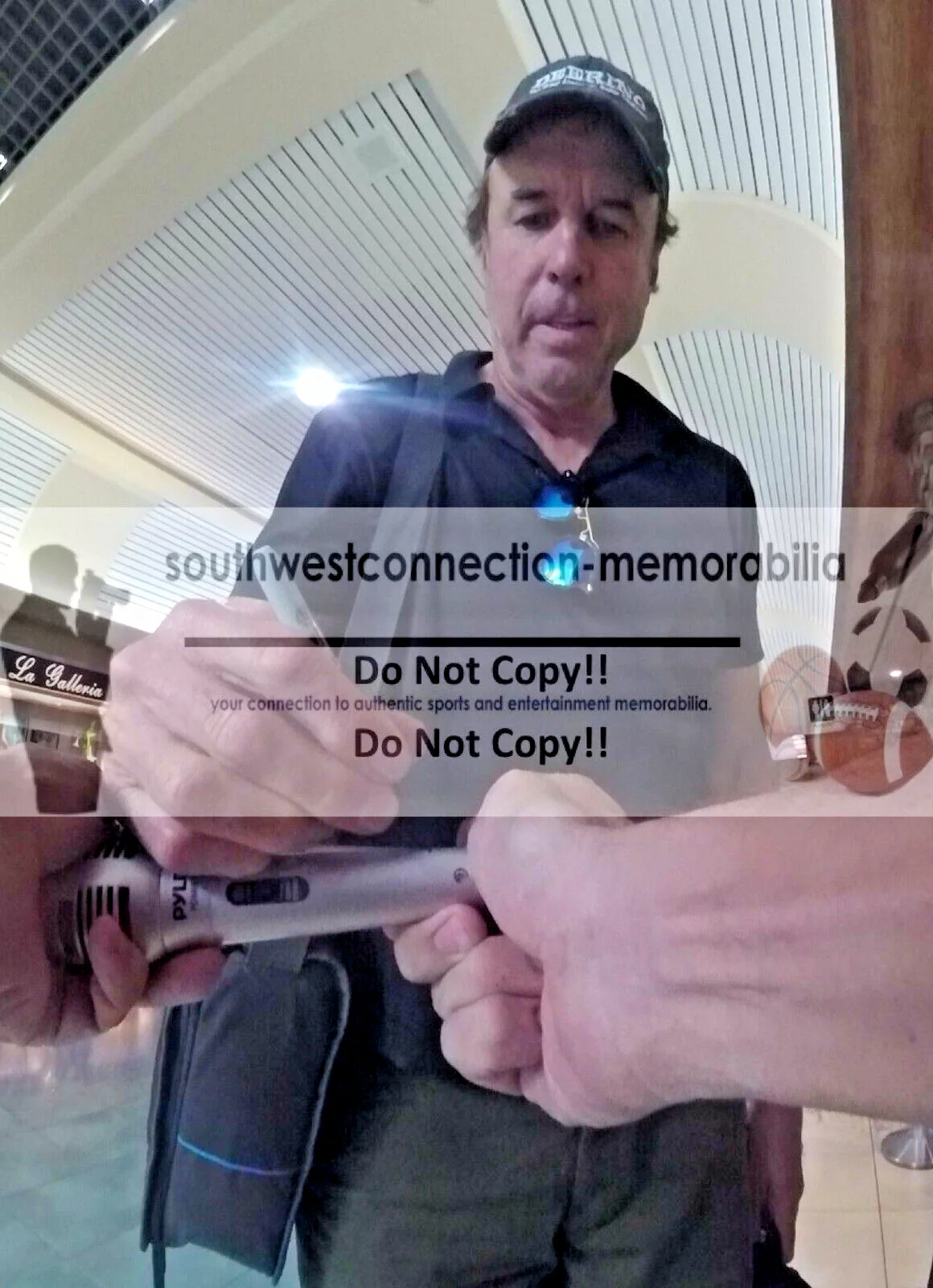 Kevin Nealon — Kevin Nealon Signed Microphone SNL Happy Gilmore Autograph Comedy Photo Proof, image 2