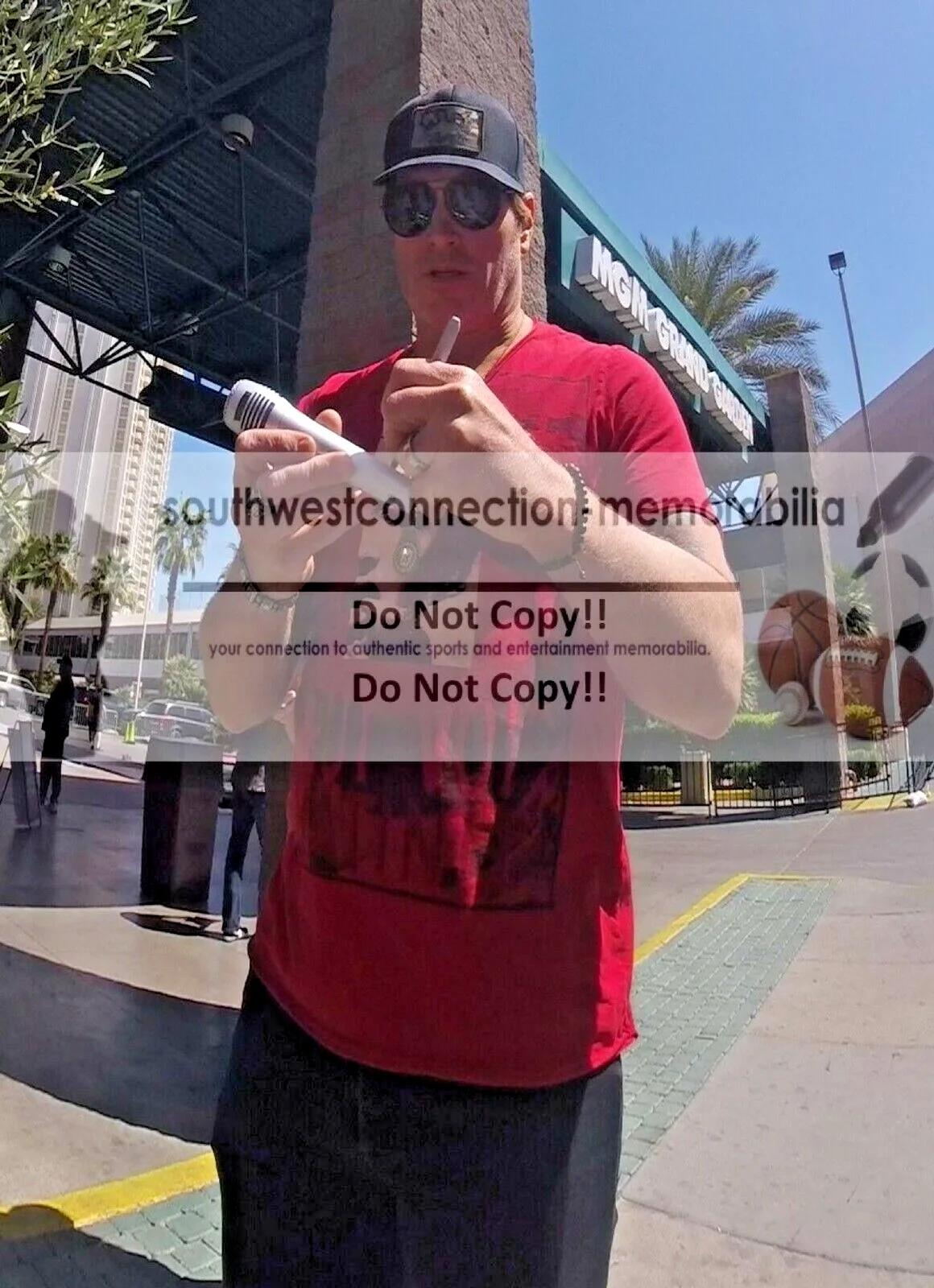 Jerrod Niemann Signed Microphone Country Music Autograph Beckett COA Proof Mic, image 2