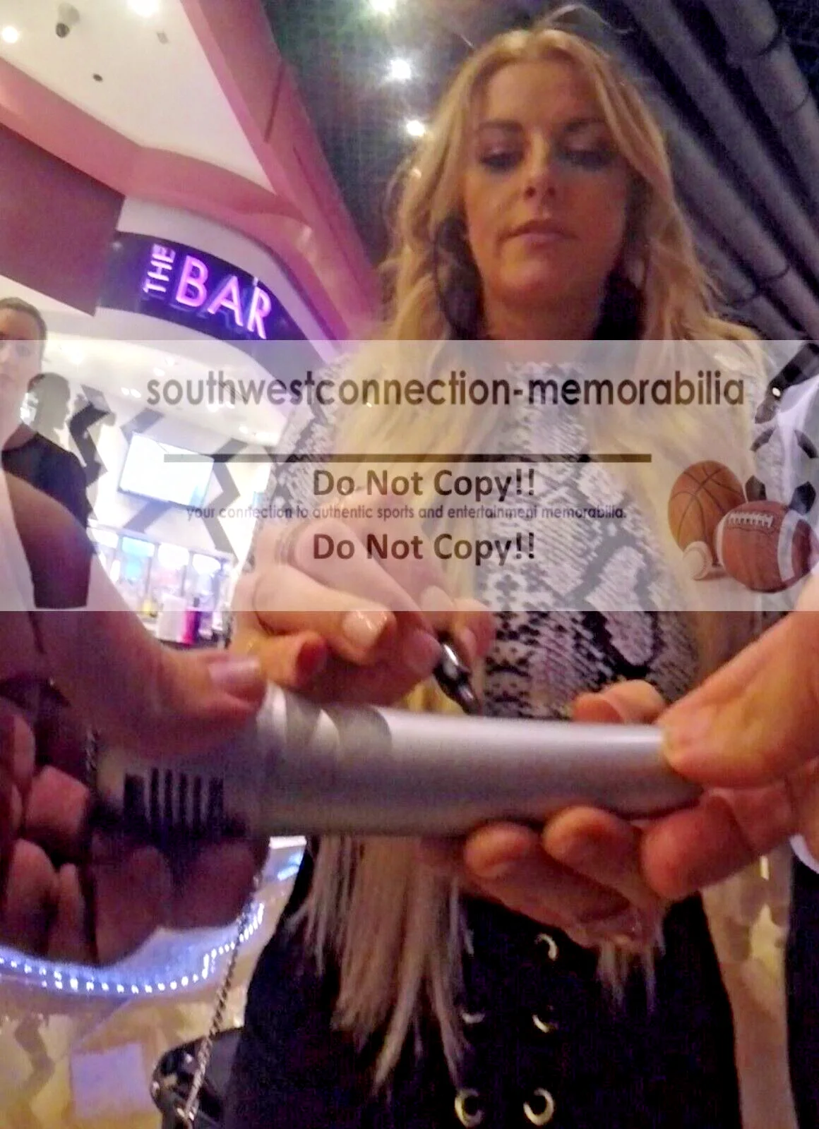 Lindsay Ell Signed Microphone Country Music Autograph Mic Exact Photo Proof COA, изображение 2