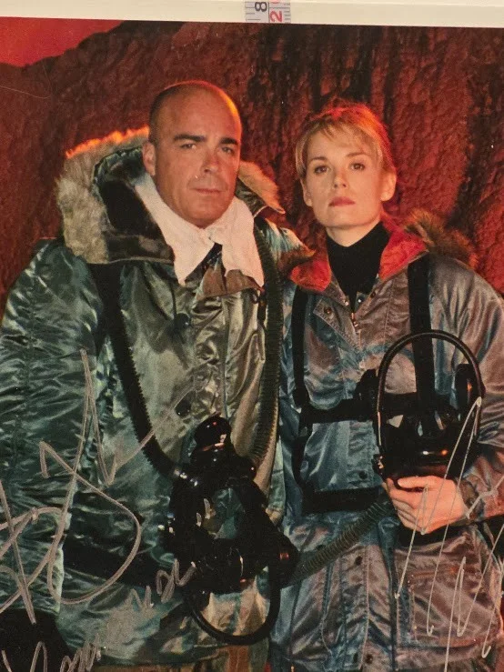 Marjorie Monaghan, Jerry Doyle — Marjorie Monaghan as Tessa Halloran, Jerry Doyle Babylon 5 Signed Photo, изображение 2