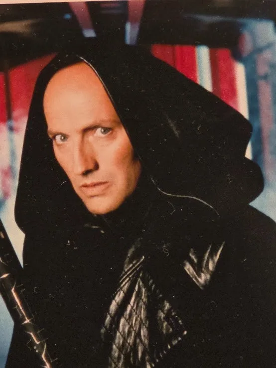 Peter Woodward — Peter Woodward as Galen Babylon 5 Signed Photo 8X10 In, image 2