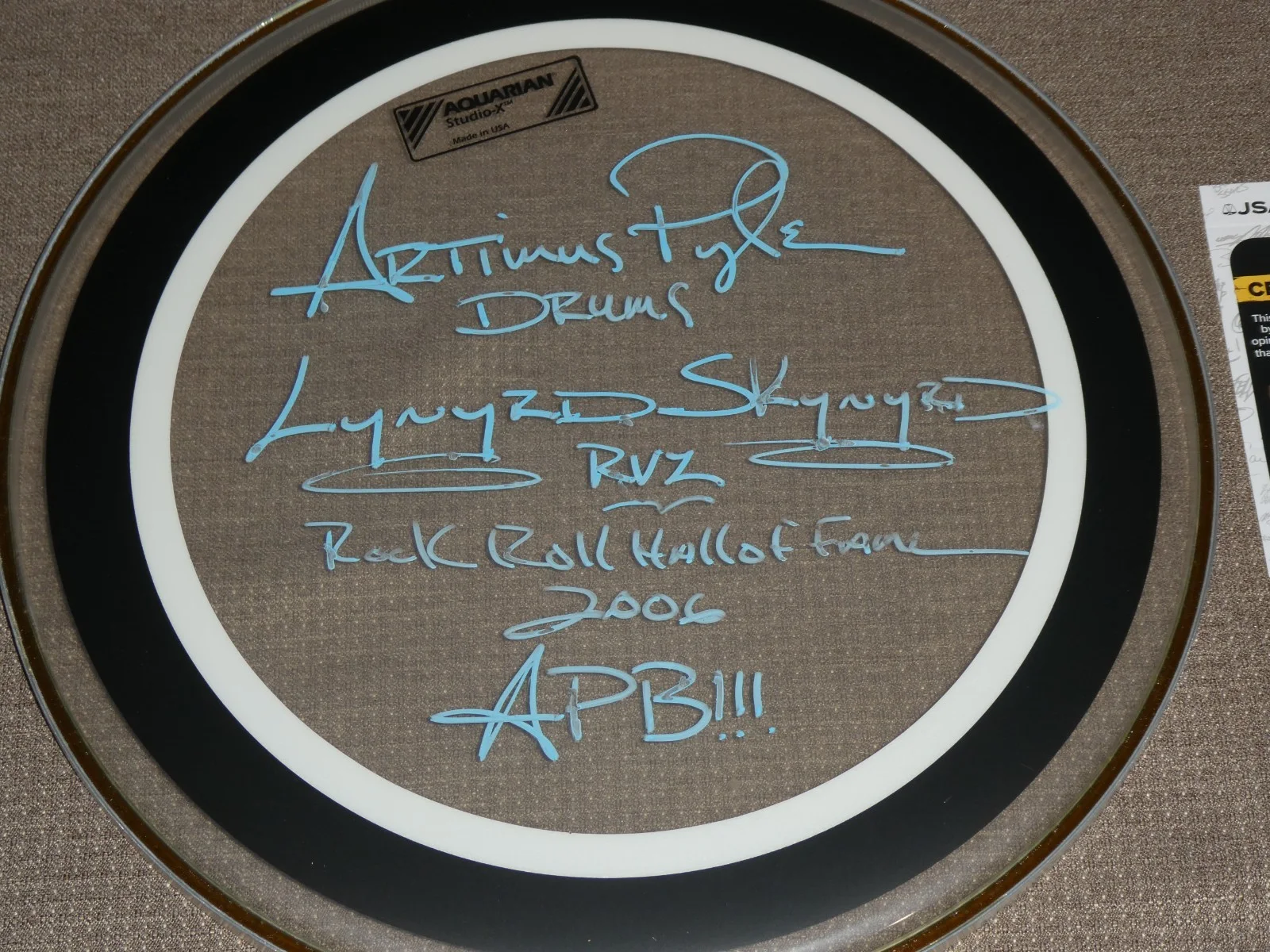 Artimus Pyle Lynyrd Skynyrd Hand Signed Drum Head JSA #CJ62369 Band Drumhead, изображение 2