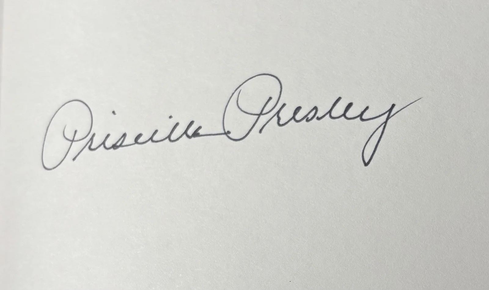 Priscilla Beaulieu Presley — Priscilla Presley signed Softly As I Leave You 1st ed hardcover Book BAS COA, image 2