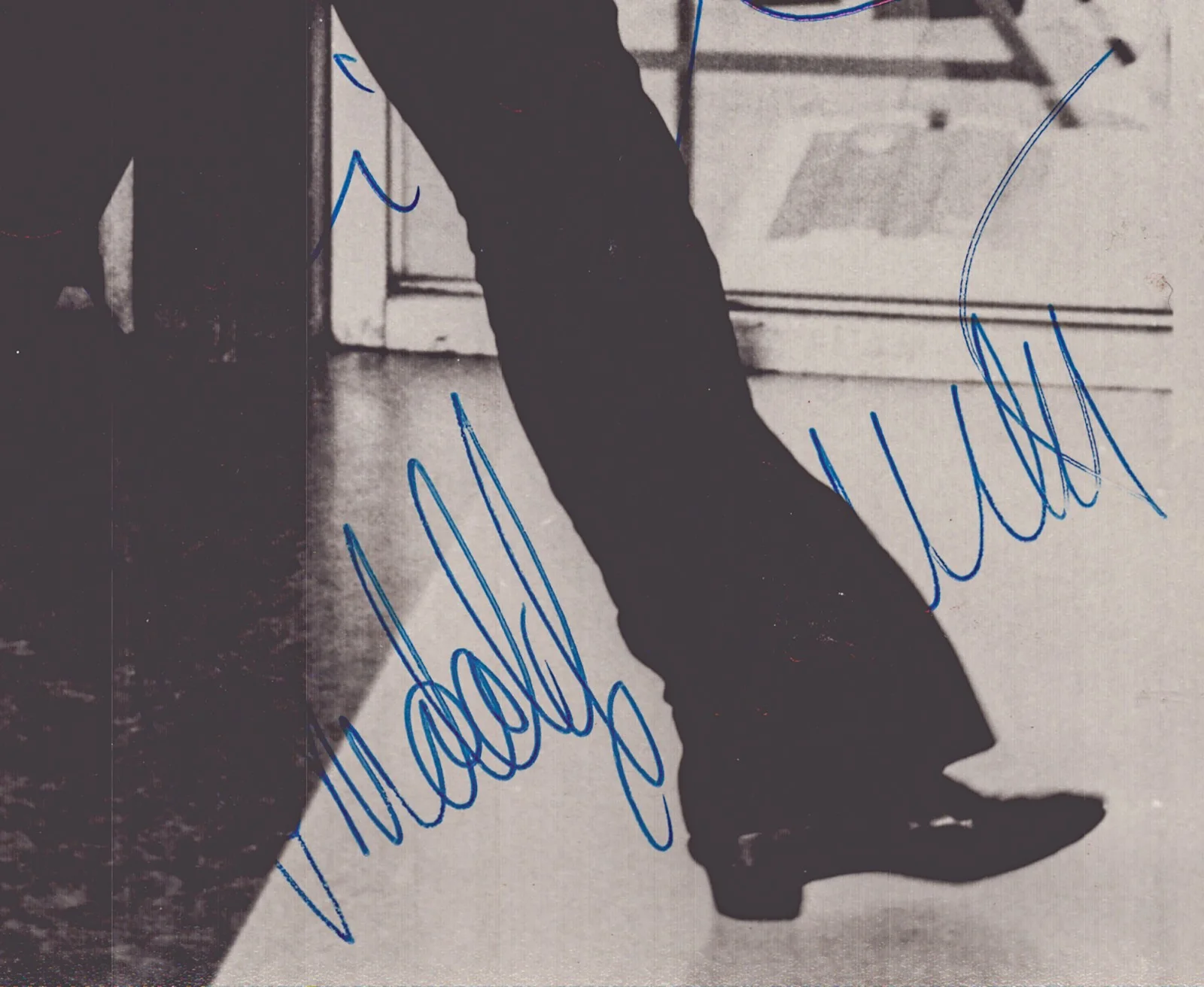 Rudolf Nureyev — RUDOLF NUREYEV - AUTOGRAPHED INSCRIBED PHOTOGRAPH, image 2