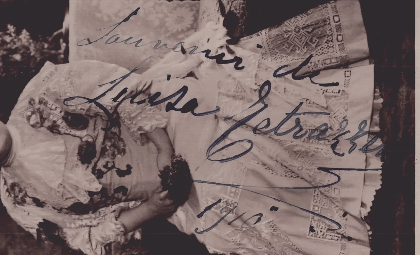 Luisa Tetrazzini — LUISA TETRAZZINI - PICTURE POST CARD SIGNED 1910, image 2