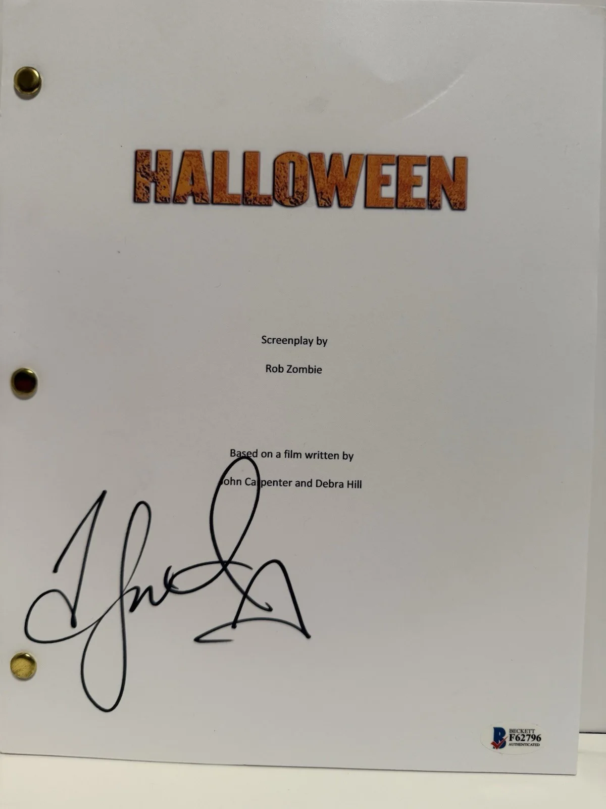 Scout Taylor Compton — Scout Taylor Compton signed Rob Zombie “Halloween” movie script. Beckett COA, image 4