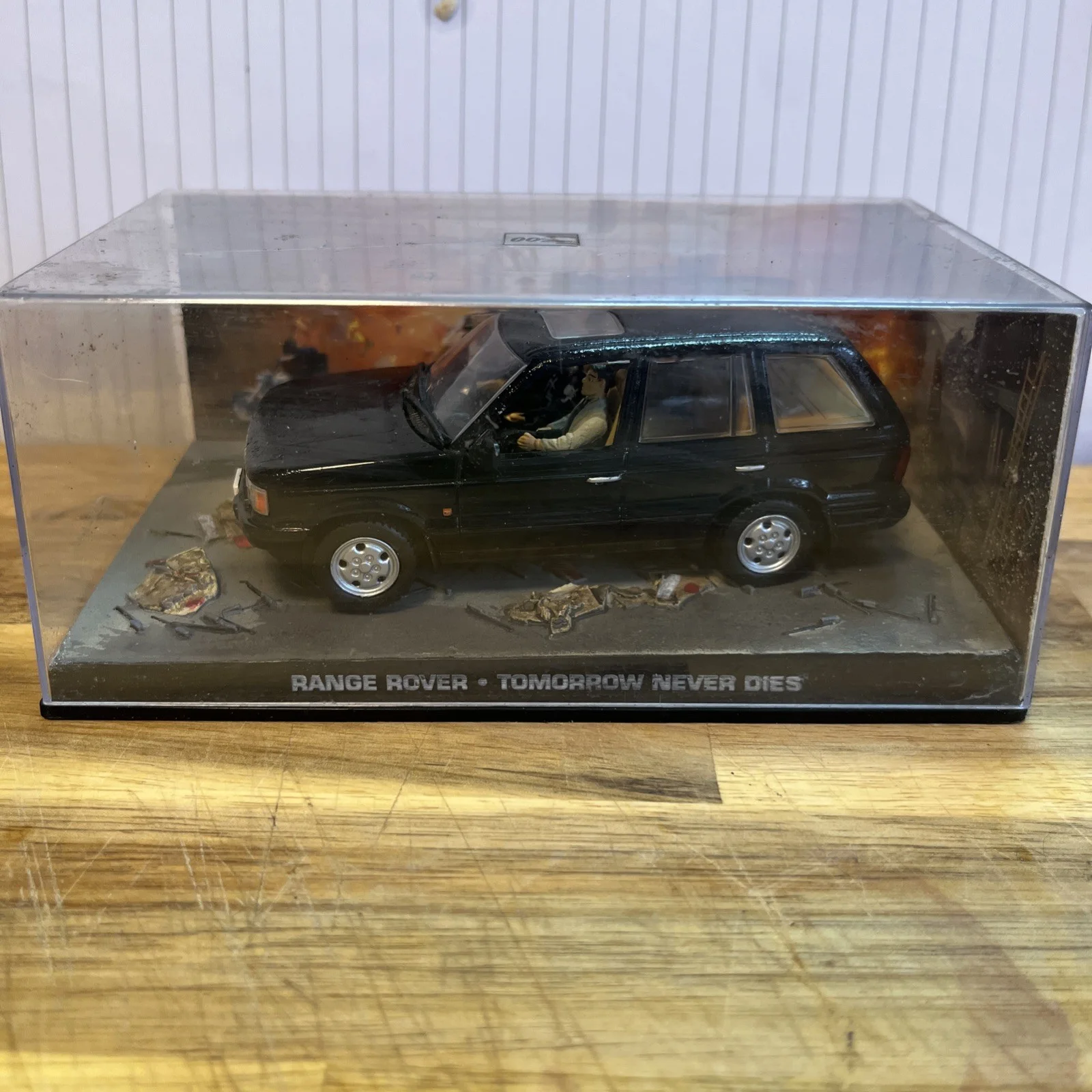 3x James Bond Collectible Cars from 2012 magazine collection, изображение 2