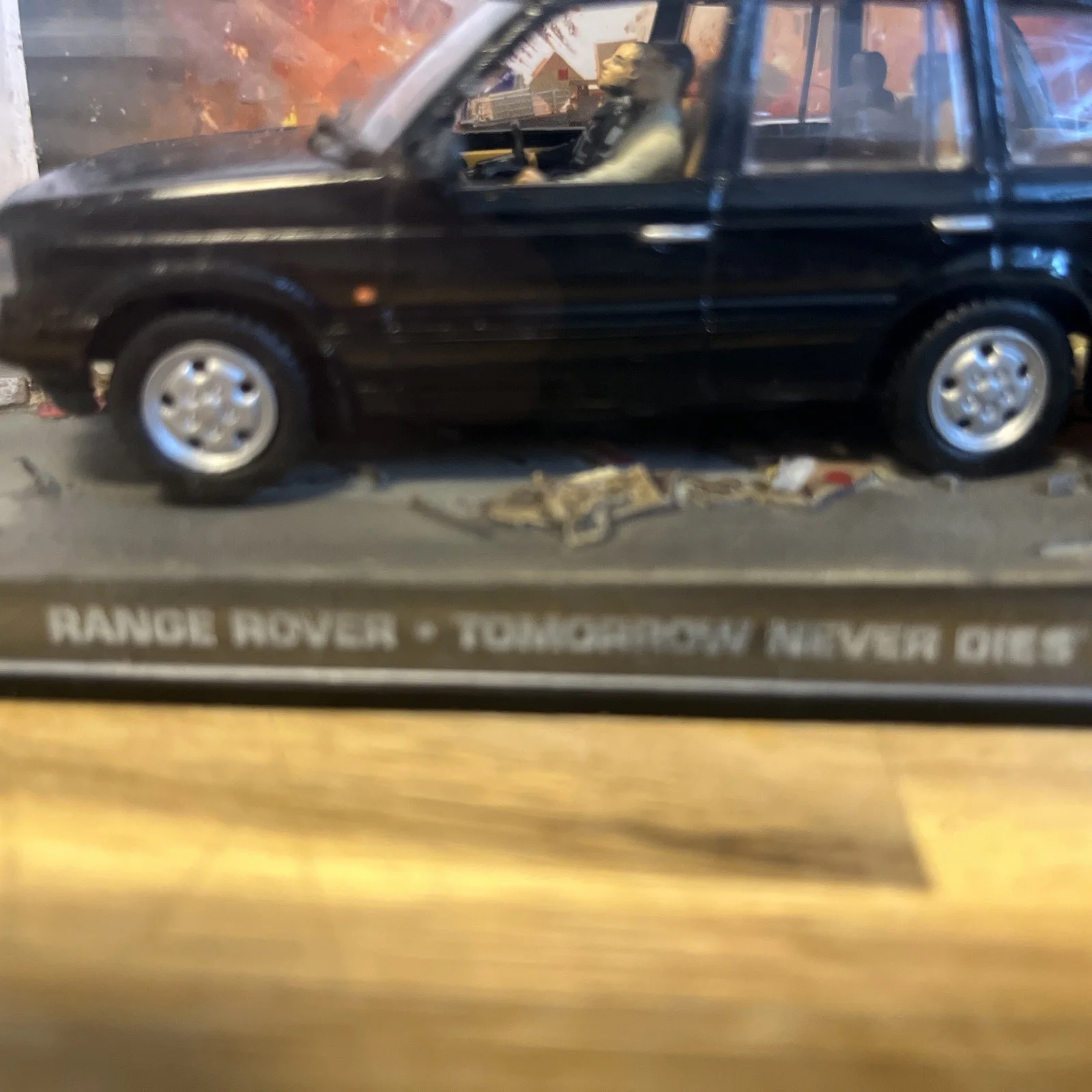 3x James Bond Collectible Cars from 2012 magazine collection, изображение 4
