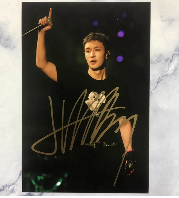 Zhang Yixing Handwritten Signature Photo 6-Inch Concert Surroundings, изображение 3