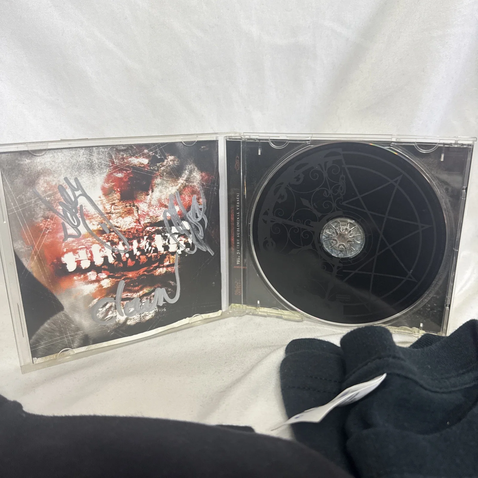 Slipknot Autographed Signed Vol. 3: The Subliminal Verses CD (JoeyChris Shawn), изображение 2