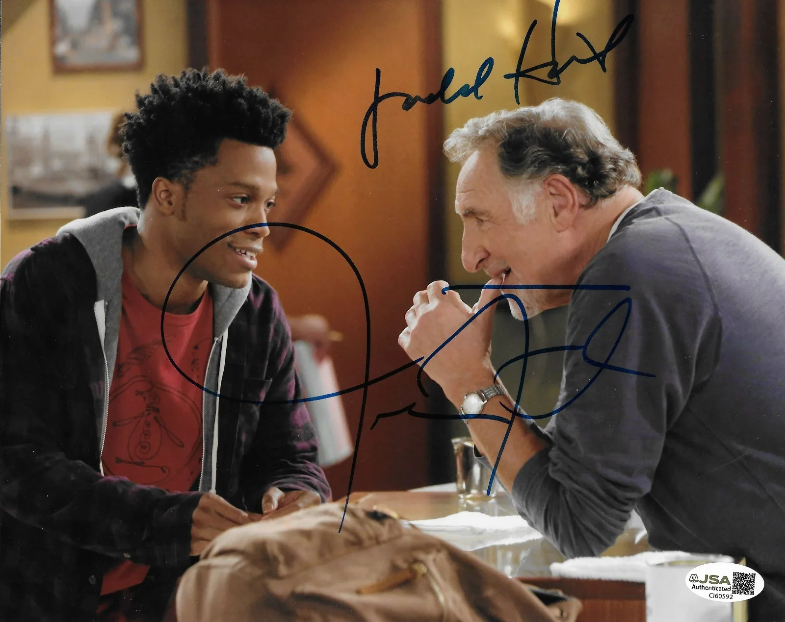 Judd Hirsch — Signed Jermaine Fowler Judd Hirsch Superior Donuts 8x10 Photo #2 w JSA Authentic, изображение 2