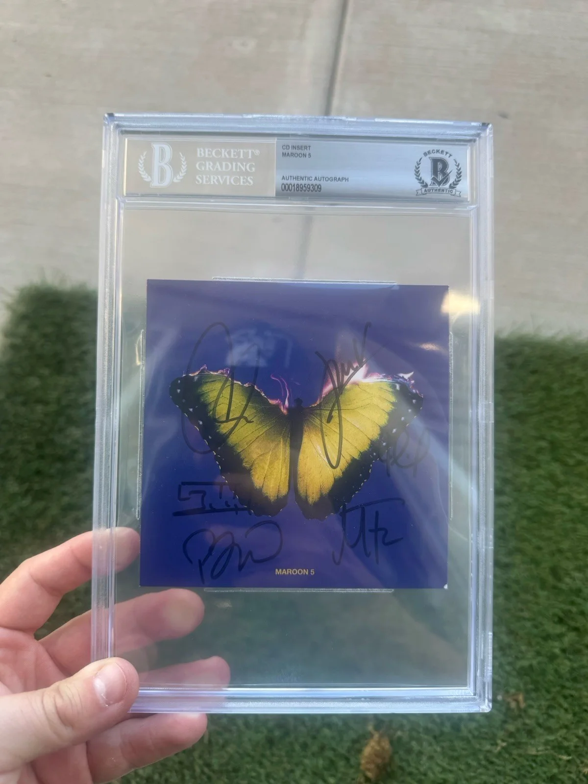 BAND SIGNED Maroon 5 Autographed Photo Card & Love Is Like CD Beckett BAS COA, image 2