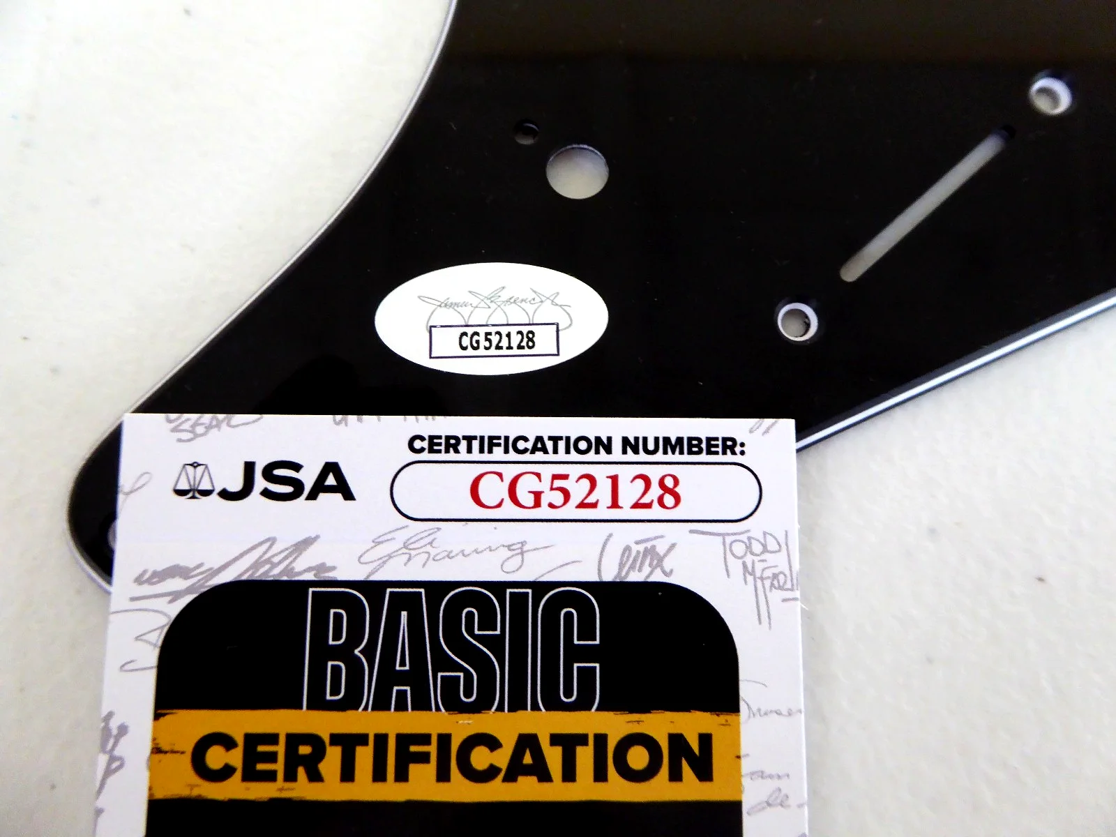 James O'Barr Signed Black Electric Guitar Pick Guard Auto, The Crow, JSA COA, изображение 2