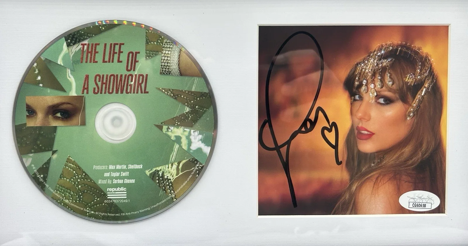 Taylor Swift Signed The Life Of A Show Girl CD FRAMED Autographed JSA COA, изображение 2