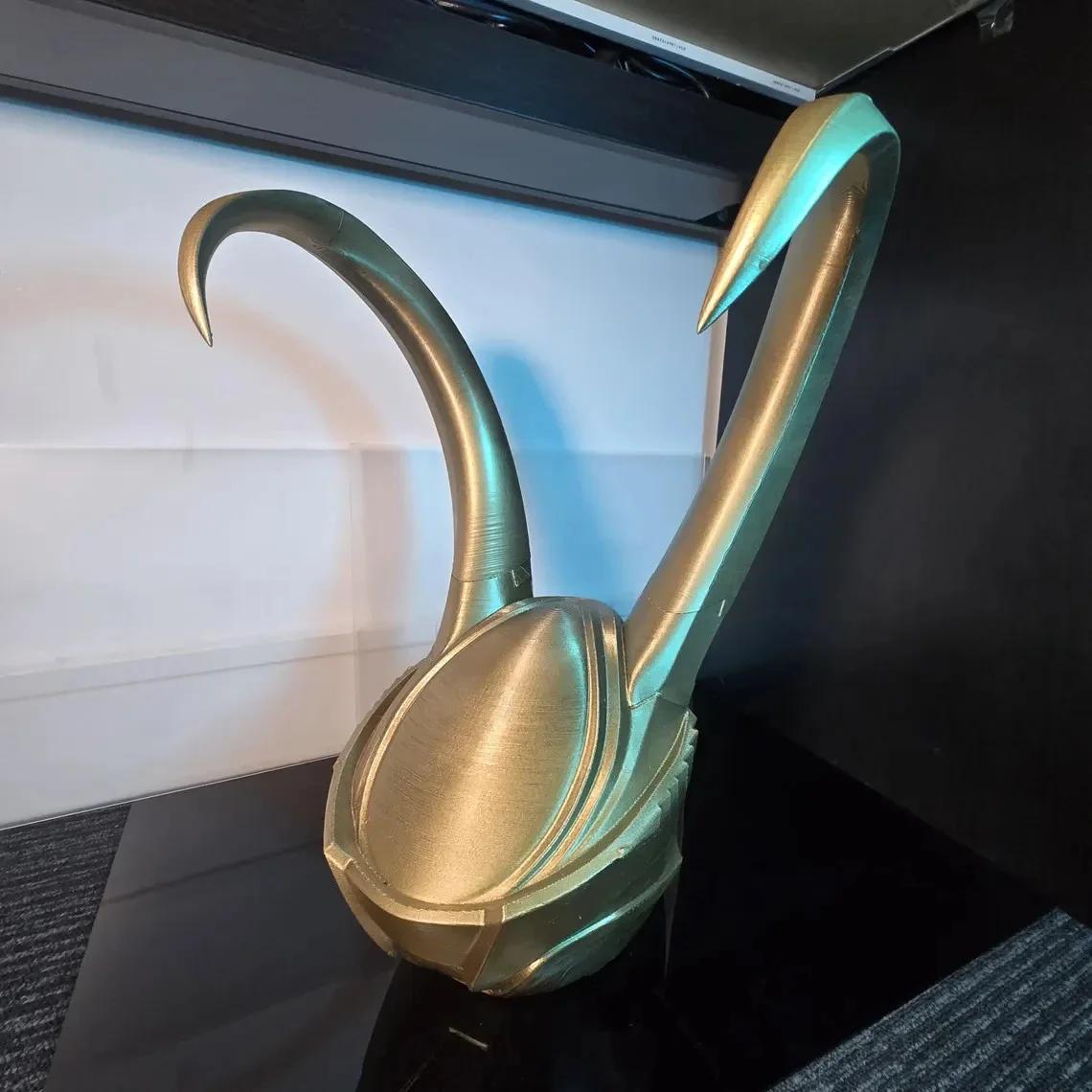Loki Golden Helmet – God of Mischief Cosplay Helmet | Detachable Horns | Marvel, изображение 2