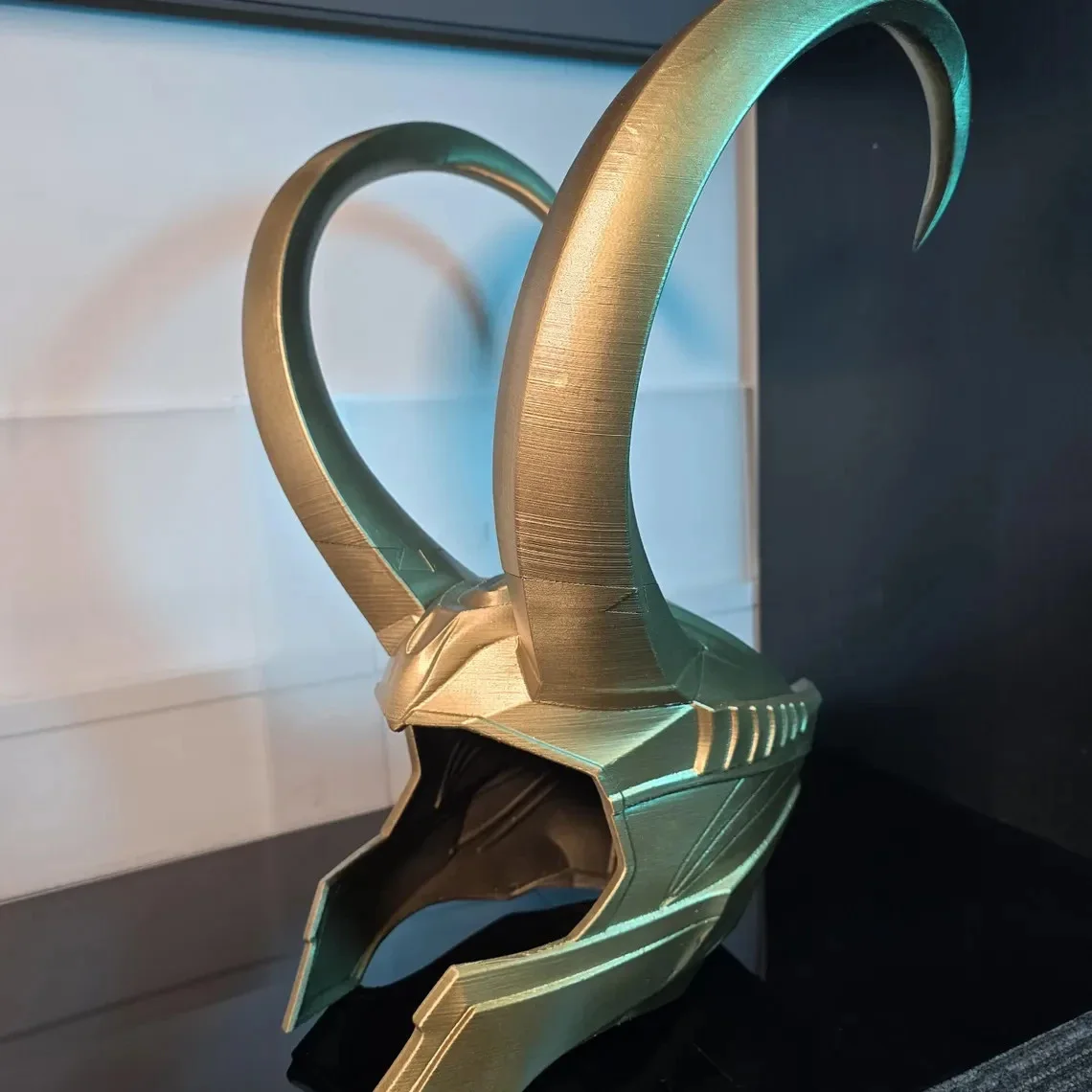 Loki Golden Helmet – God of Mischief Cosplay Helmet | Detachable Horns | Marvel, изображение 3