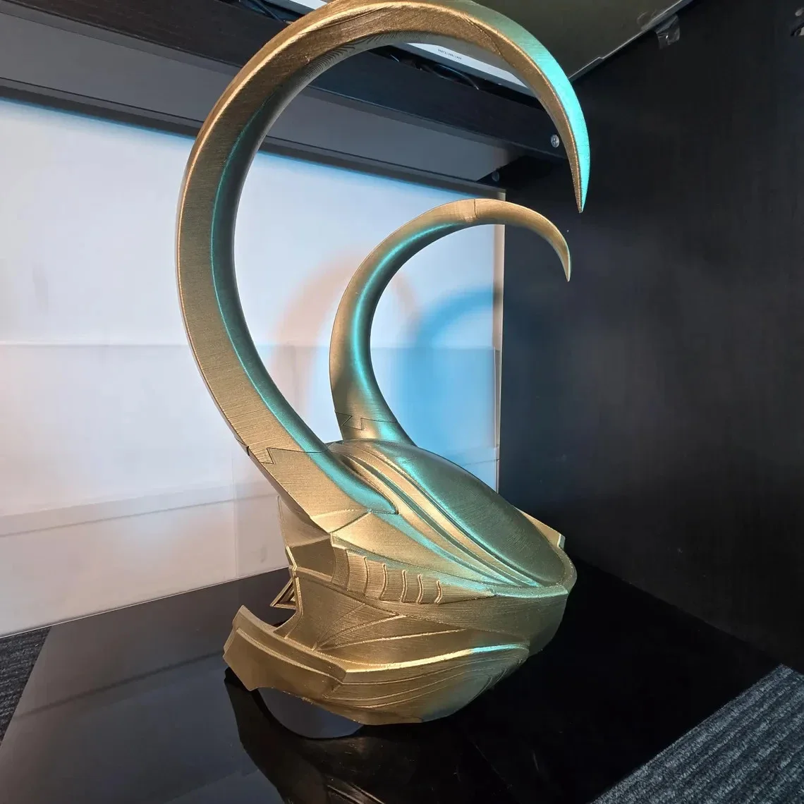 Loki Golden Helmet – God of Mischief Cosplay Helmet | Detachable Horns | Marvel, изображение 4