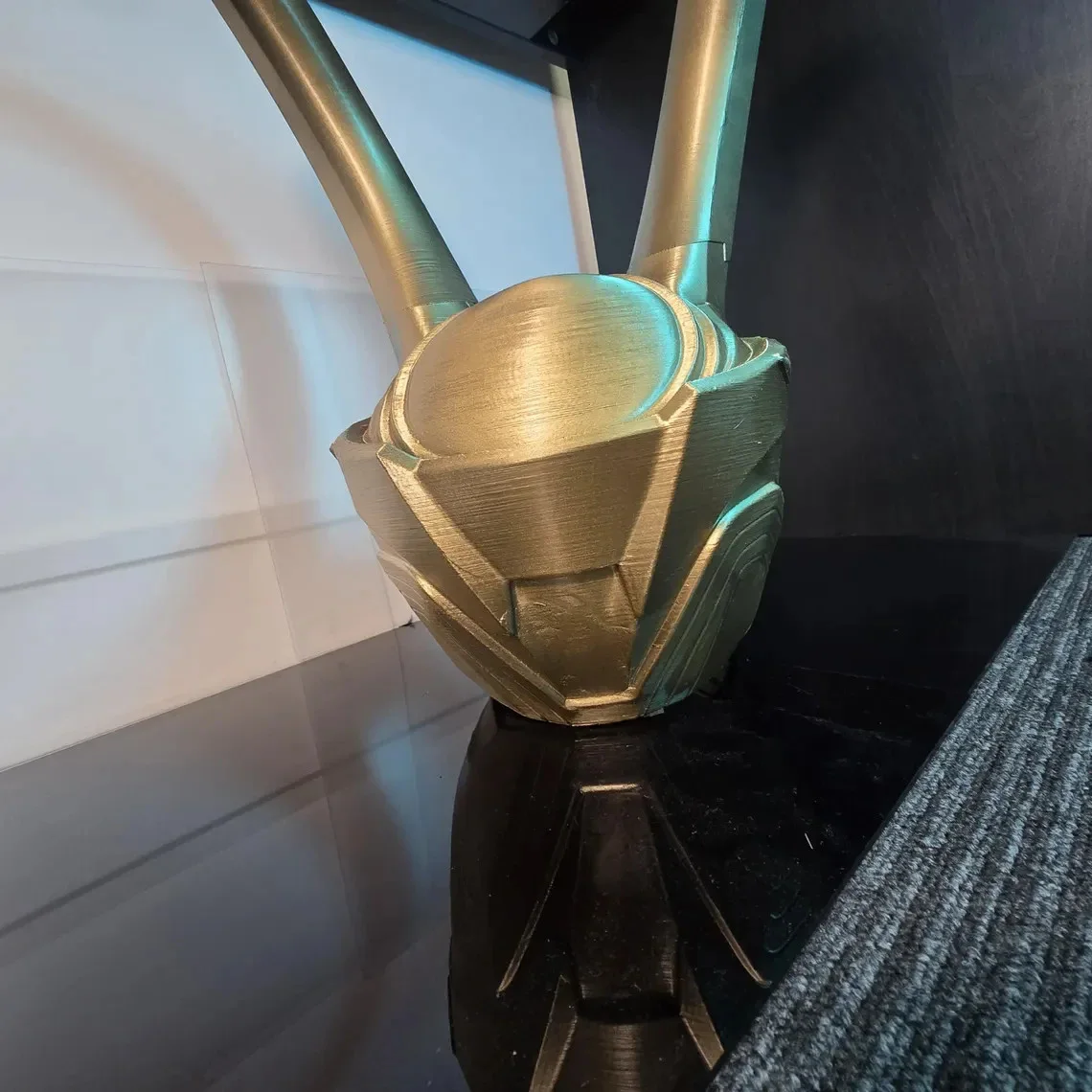 Loki Golden Helmet – God of Mischief Cosplay Helmet | Detachable Horns | Marvel, изображение 5