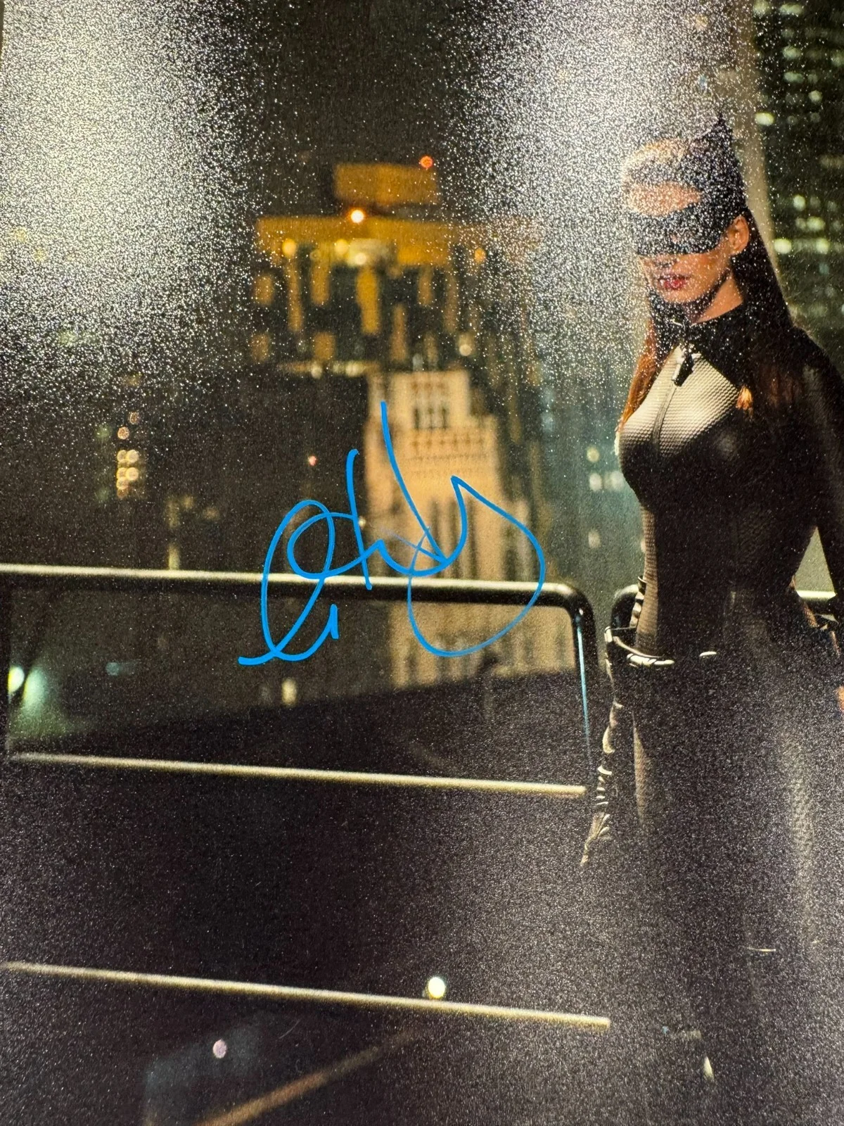 ANNE HATHAWAY SIGNED 11X14 CATWOMAN PHOTO AUTO DARK KNIGHT RISES BECKETT BAS COA, изображение 2