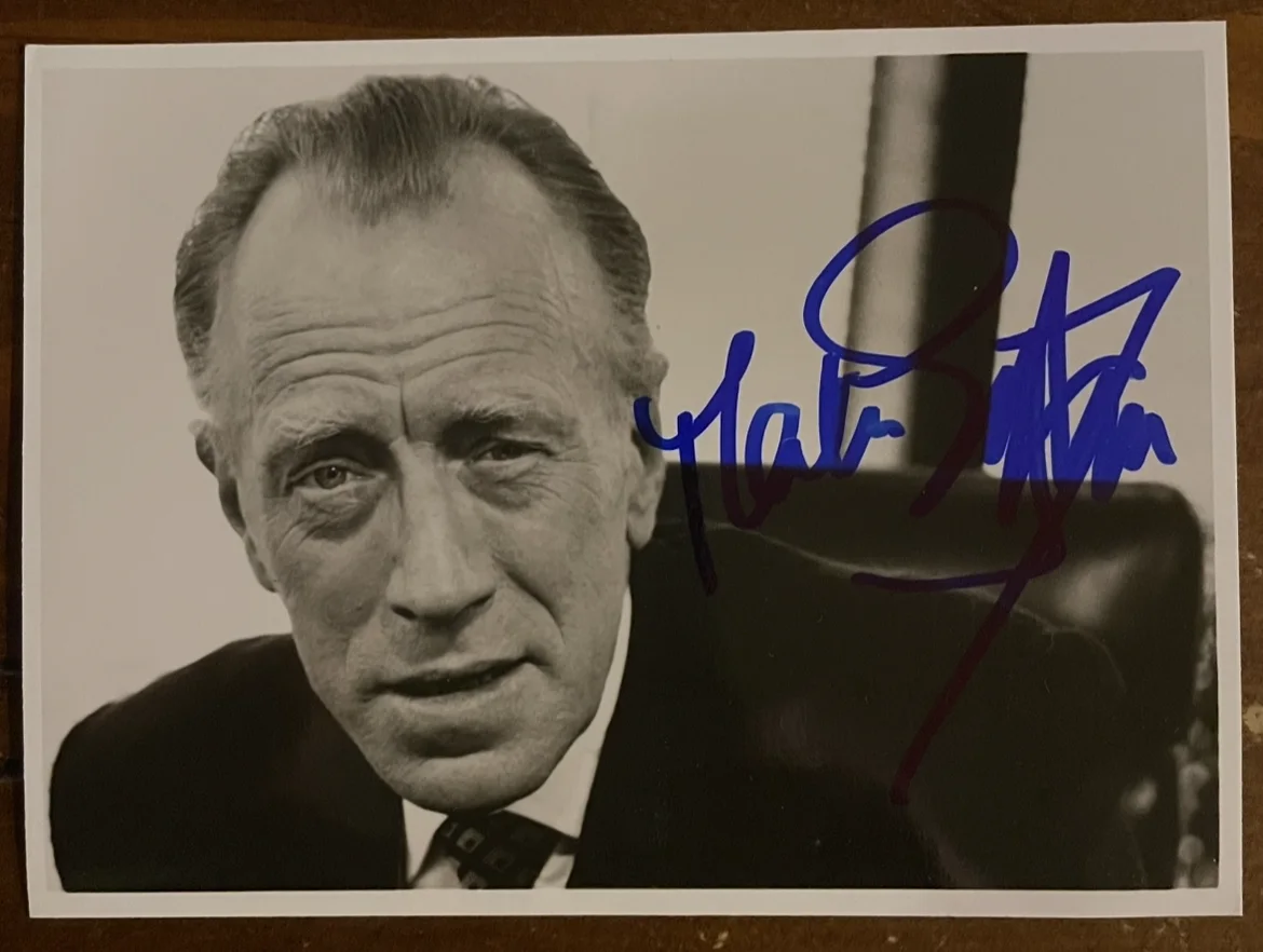 Max Von Sydow — Max Von Sydow Signed Autograph Signature 5.5x4 A Kiss Before Dying Photograph