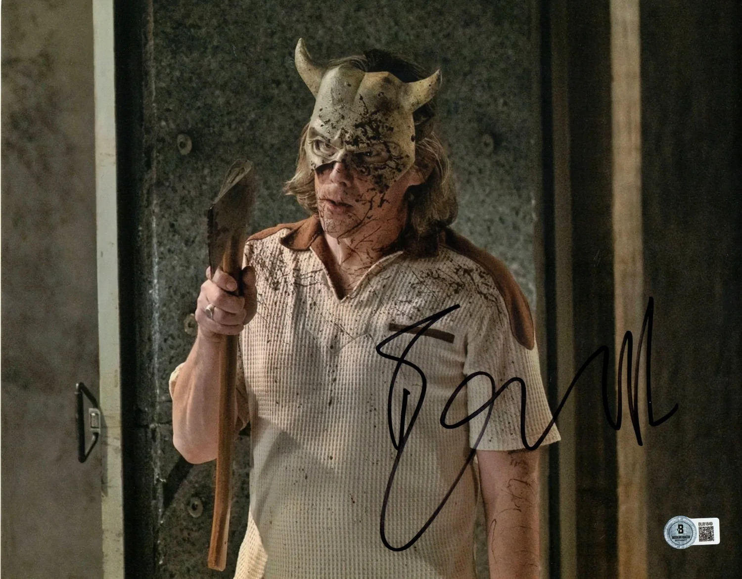 Ethan Hawke — Ethan Hawke Signed Autographed 11X14 Photo The Black Phone BAS BU89149