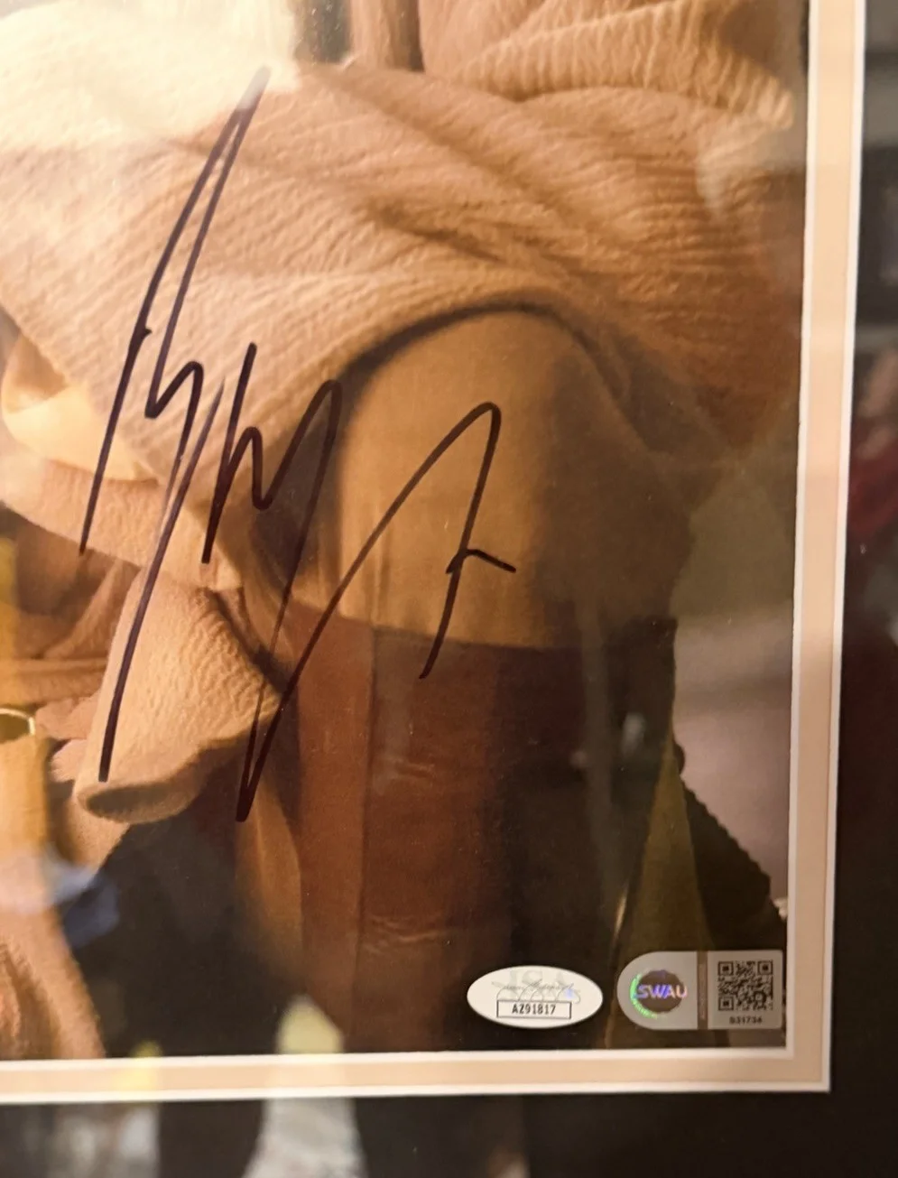 Ewan McGregor — Ewan McGregor Signed Star Wars Obi-Wan Kenobi 11x14 Photo Framed to 16x20 JSA, image 2