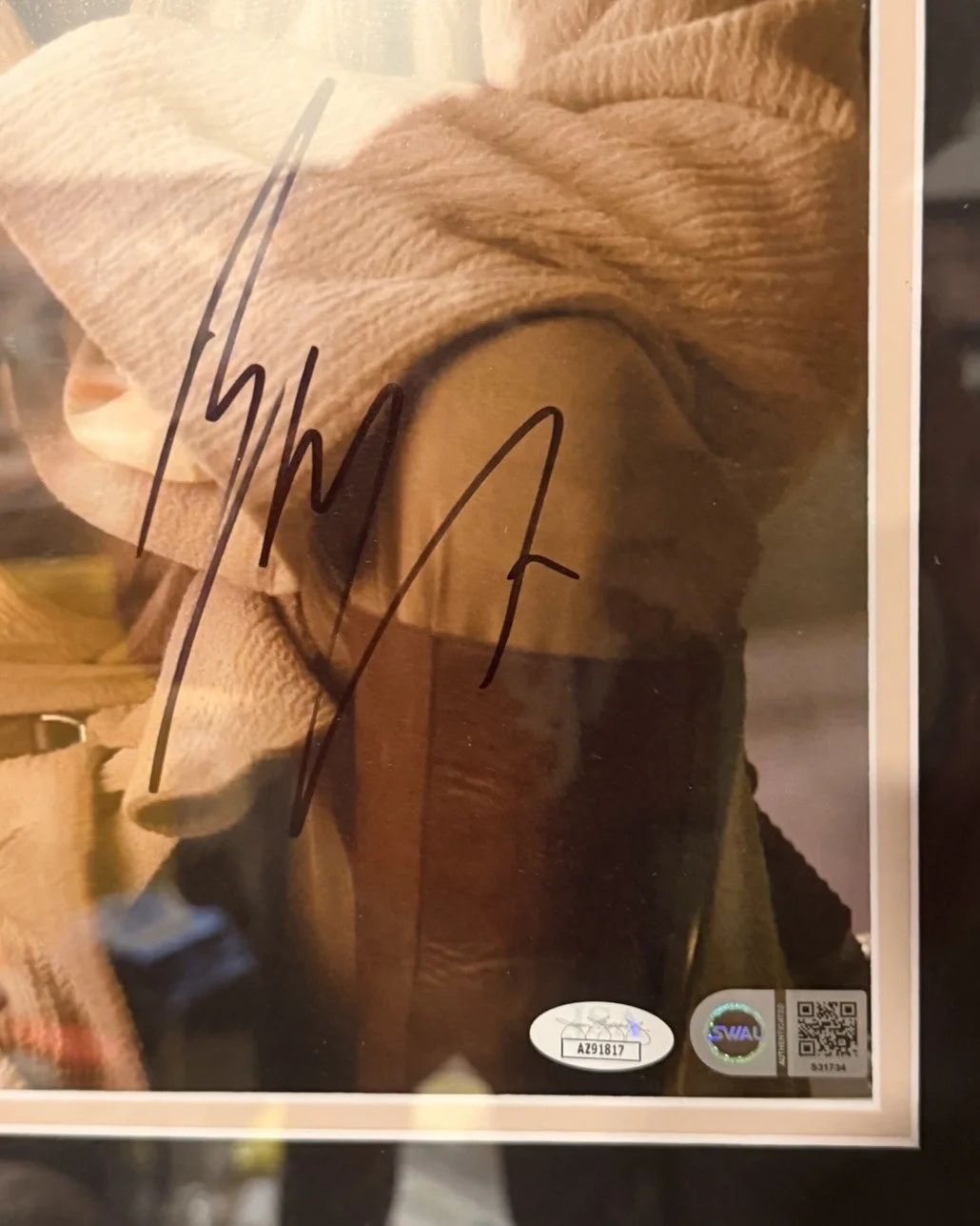 Ewan McGregor — Ewan McGregor Signed Star Wars Obi-Wan Kenobi 11x14 Photo Framed to 16x20 JSA, image 3