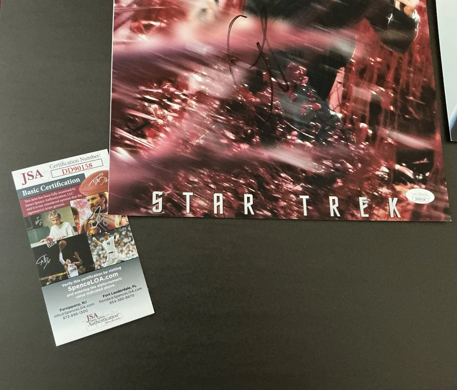 ZACHARY QUINTO, CHRIS PINE — STAR TREK-CHRIS PINE & ZACHARY QUINTO signed 11x14 & 8x10 JSA BAS authenticated, изображение 2