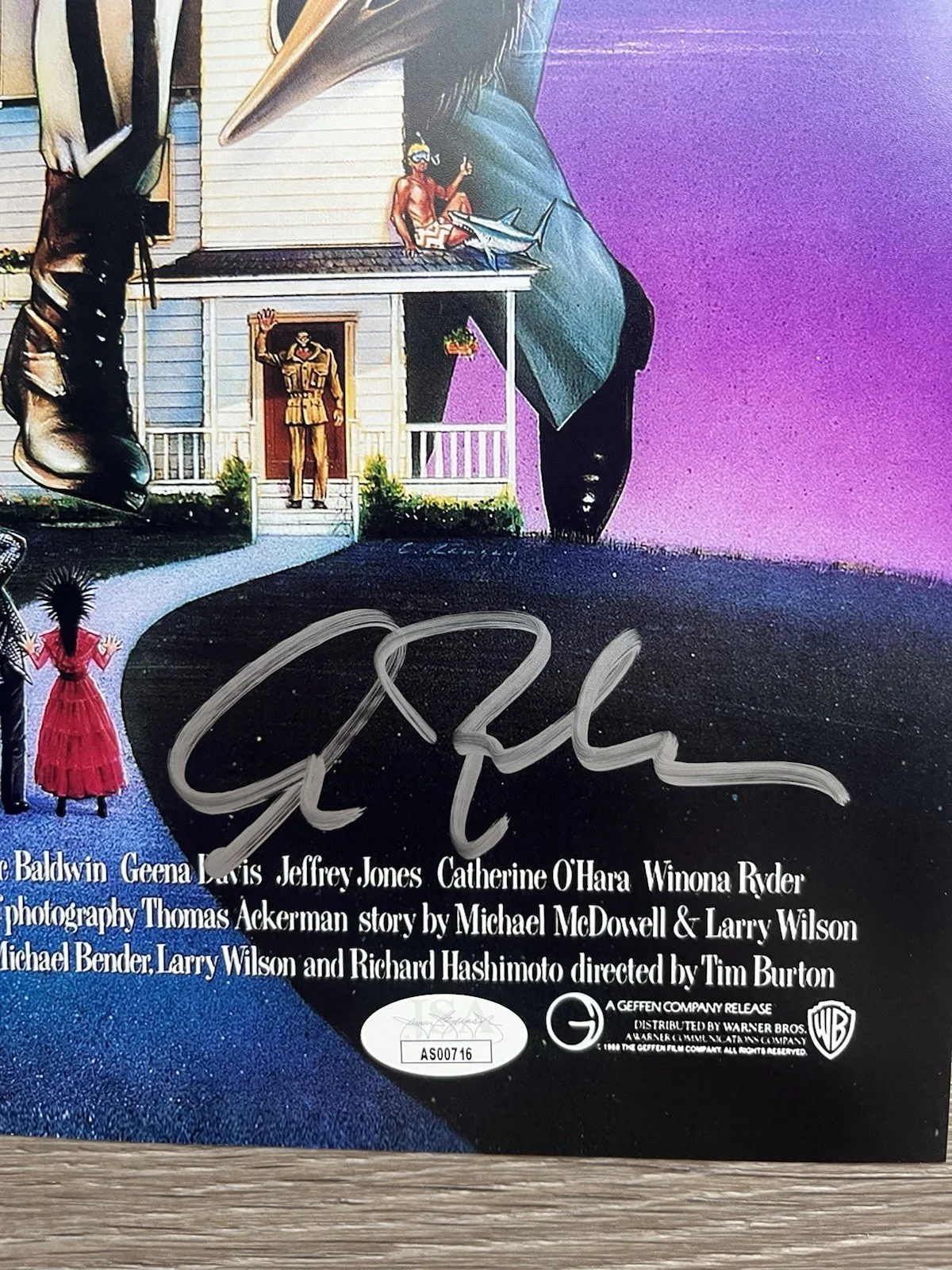 Alec Baldwin — Alec Baldwin Signed Beetlejuice 11x17 Photo JSA COA Adam Maitland Horror, изображение 4