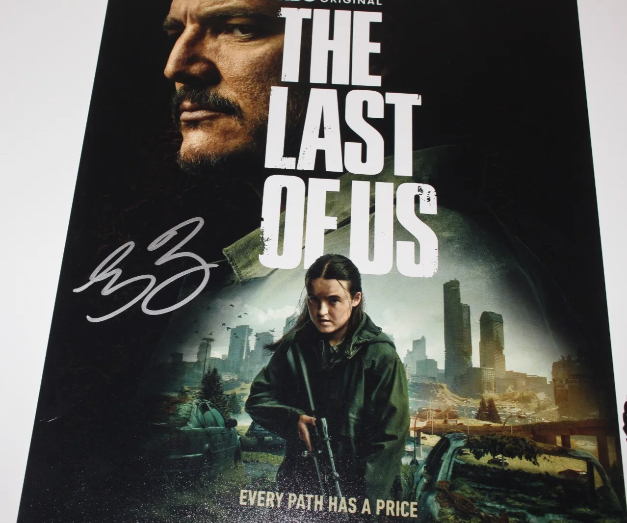 SHOW CREATOR CRAIG MAZIN SIGNED 'THE LAST OF US' 12x18 POSTER BAS BECKETT COA, изображение 3