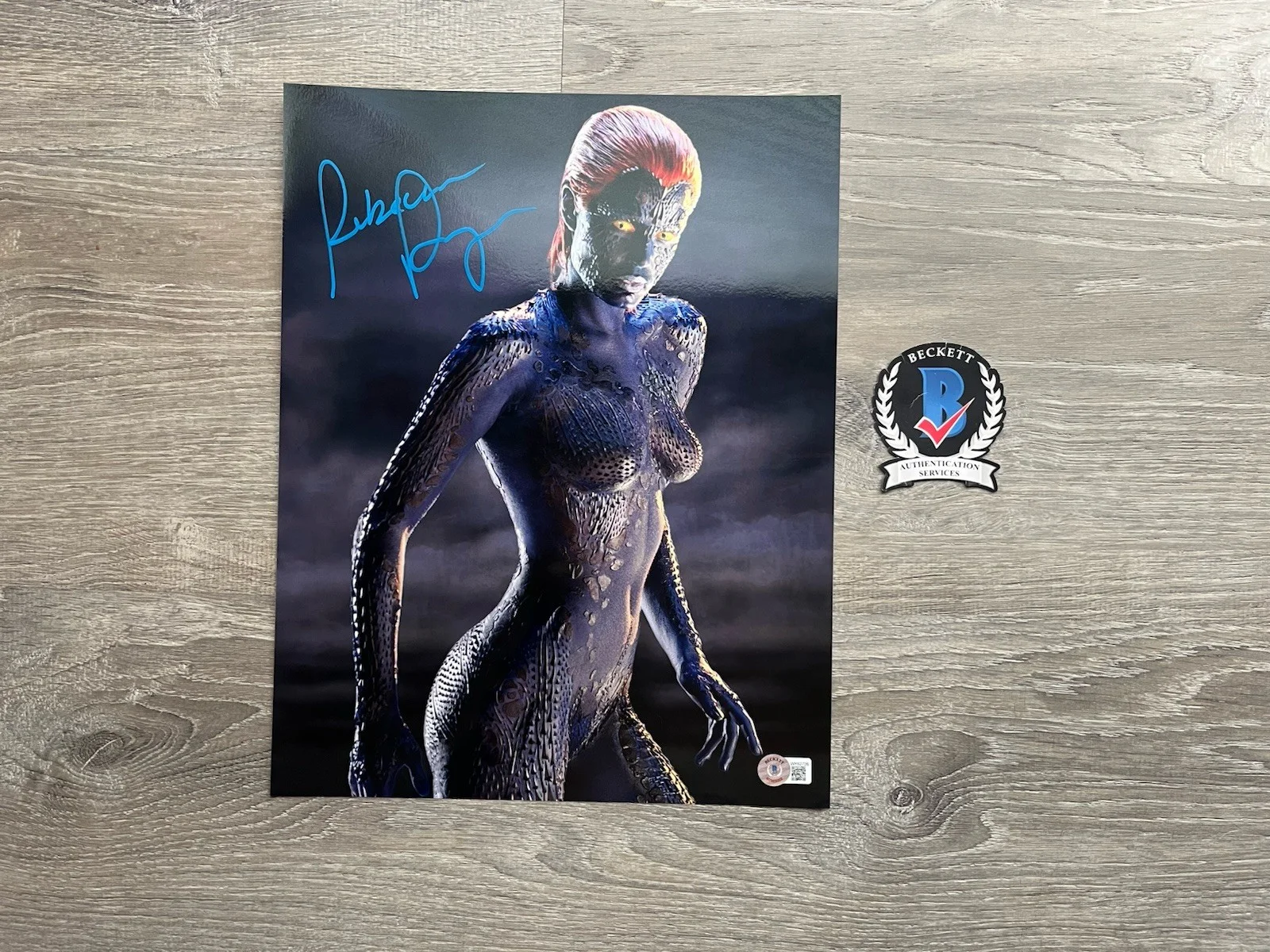 Rebecca Romijn — Rebecca Romijn Signed Mystique Metallic 11x14 Photo Beckett COA X-Men Marvel