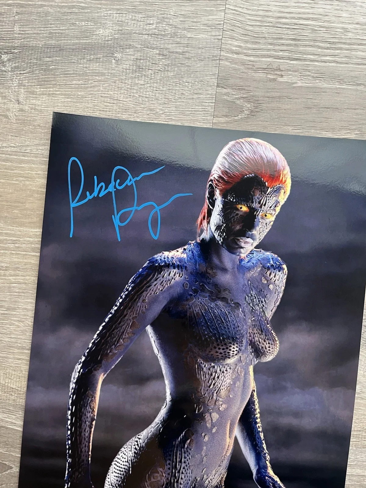 Rebecca Romijn — Rebecca Romijn Signed Mystique Metallic 11x14 Photo Beckett COA X-Men Marvel, изображение 3