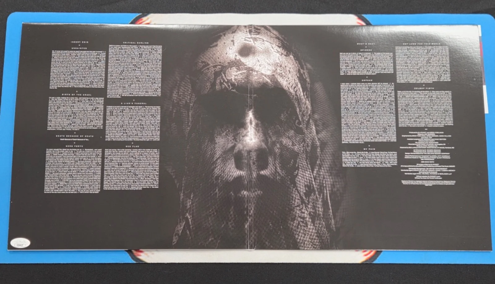 Corey Taylor — COREY TAYLOR Slipknot Lyric Inscription and Autographed We Are Not Your Kind LP, изображение 4