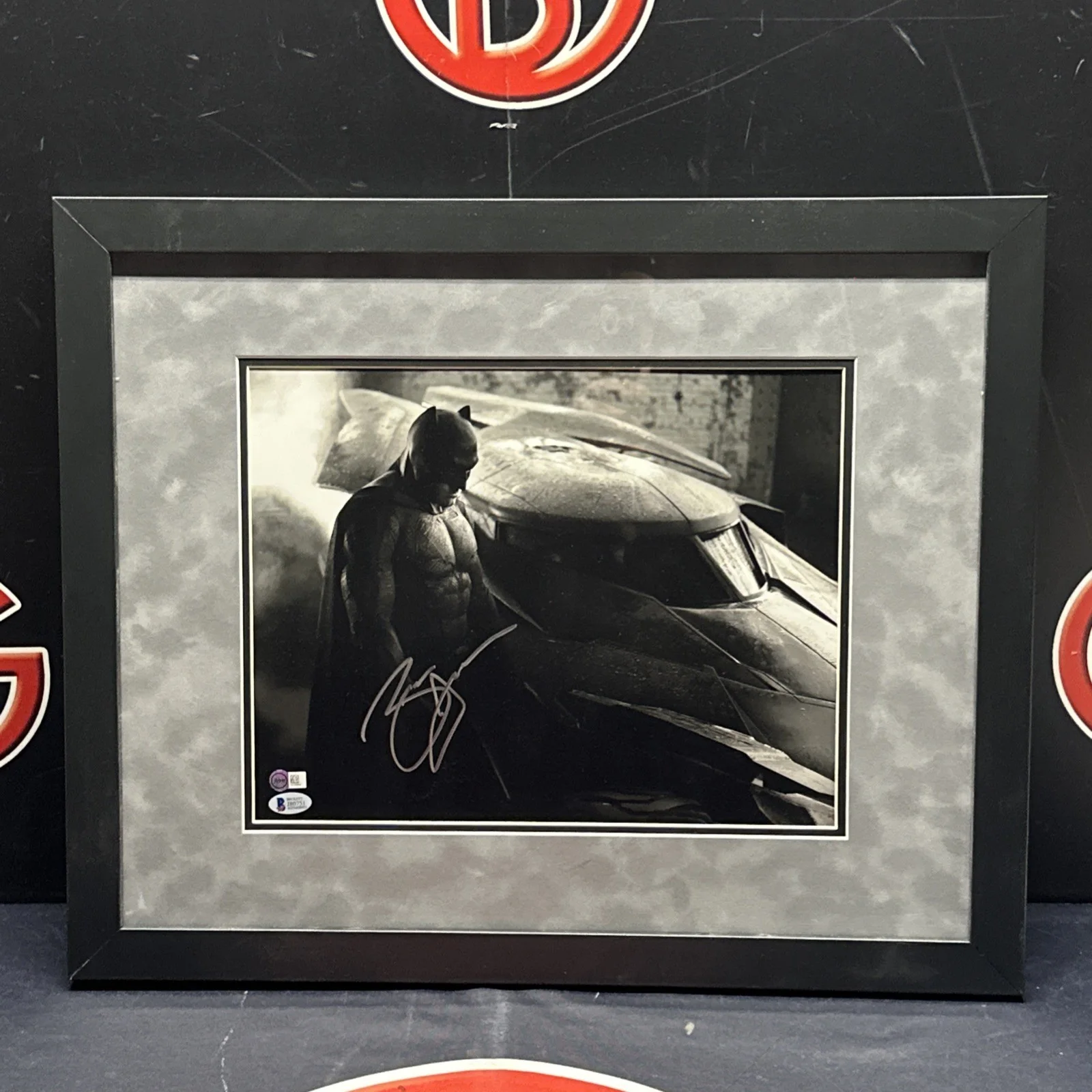 Ben Affleck — Ben Affleck Signed Framed 11x14 Batman Photo Beckett BAS Witnessed Autograph