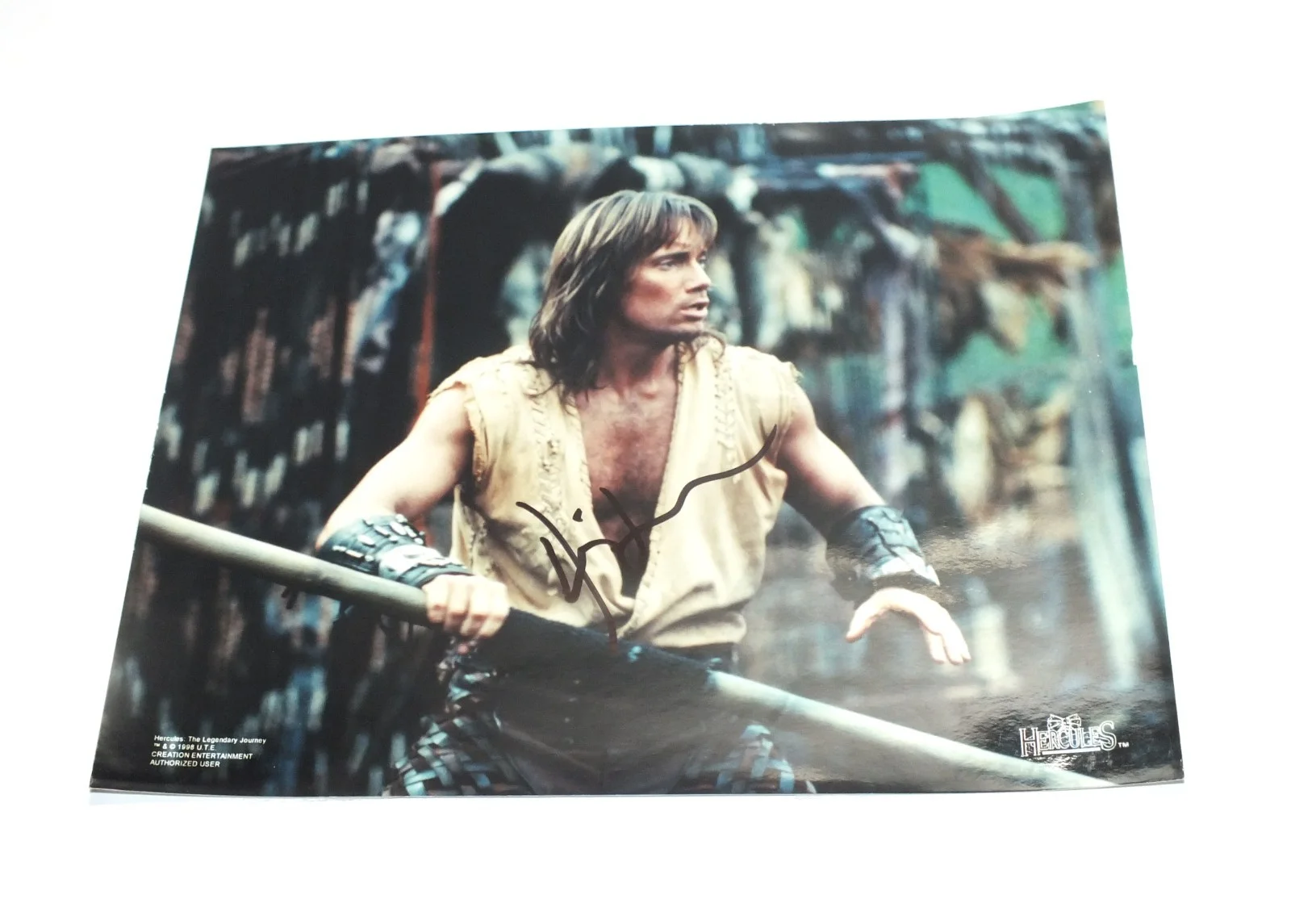 Kevin Sorbo — Hercules Color Photo Kevin Sorbo Autograph 1998 Television TV Actor Signature